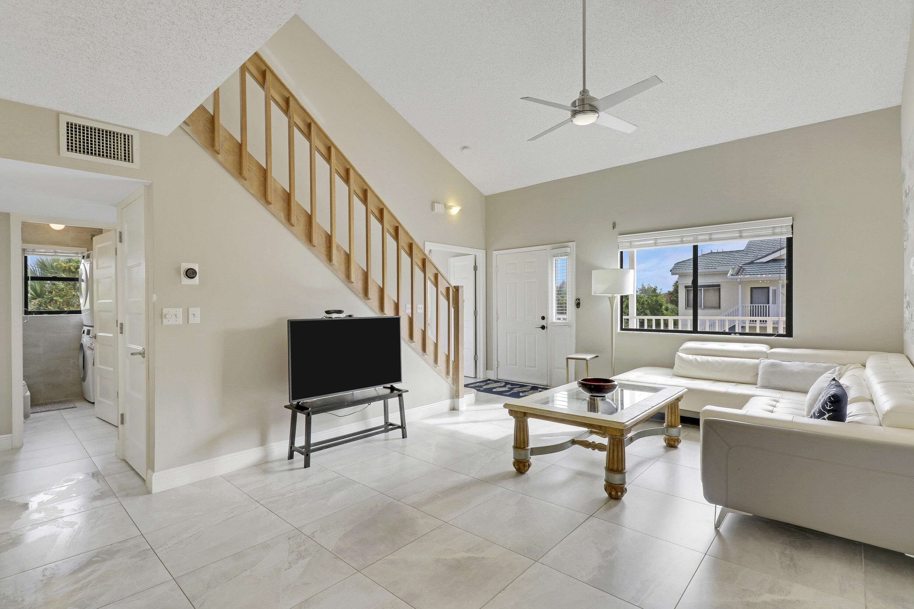 360 Bella Vista Court N 60
