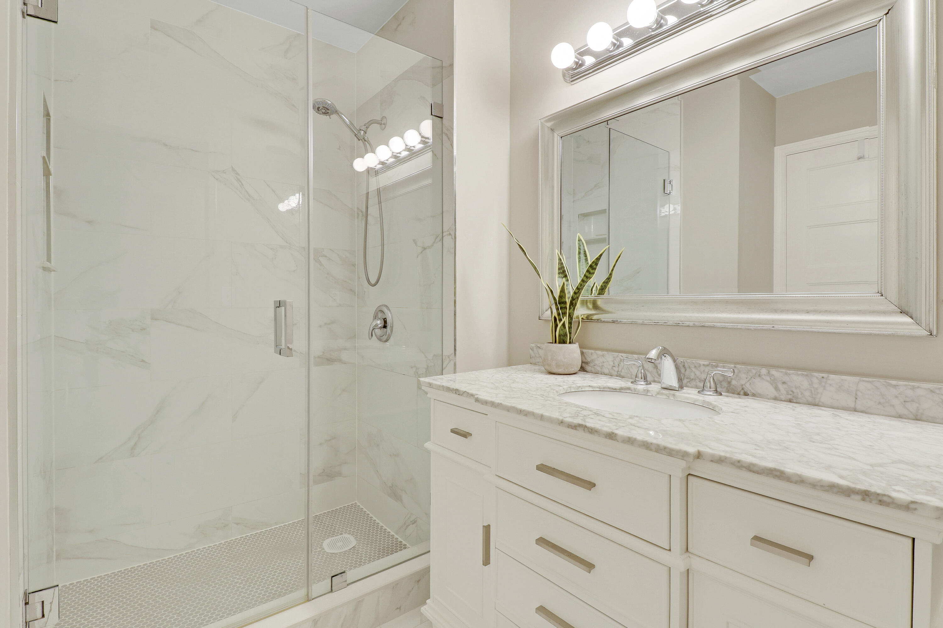 360 Bella Vista Court N 60