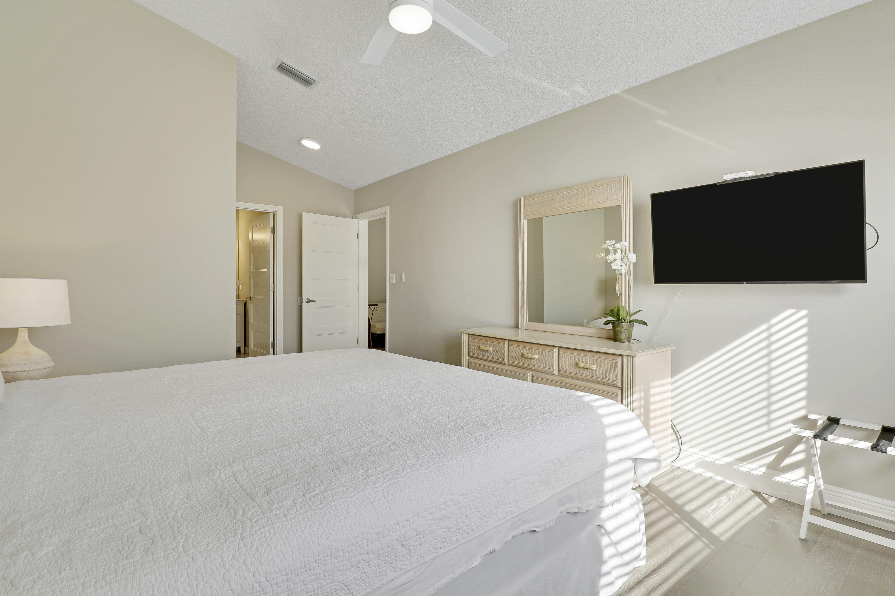 360 Bella Vista Court N 60