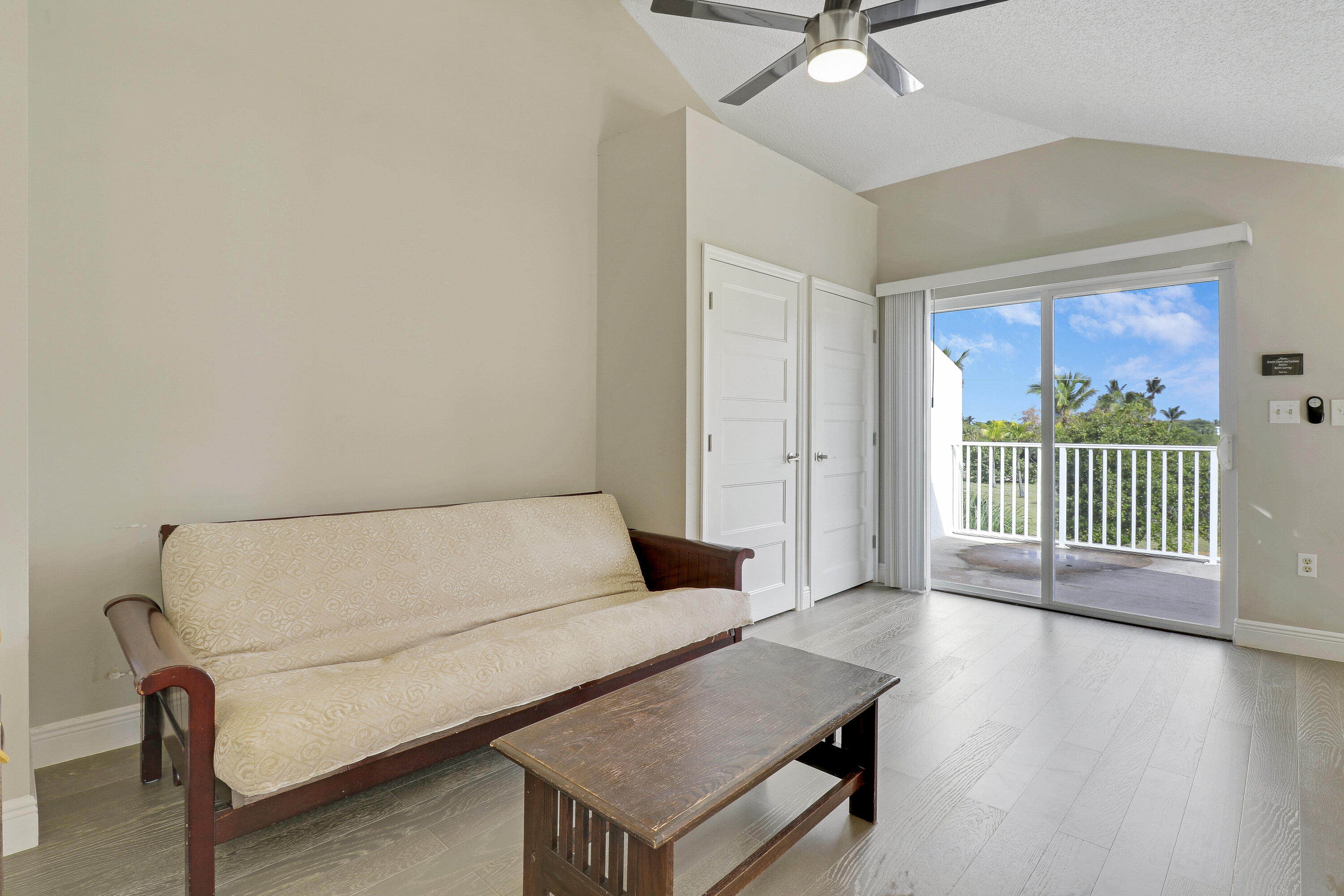 360 Bella Vista Court N 60
