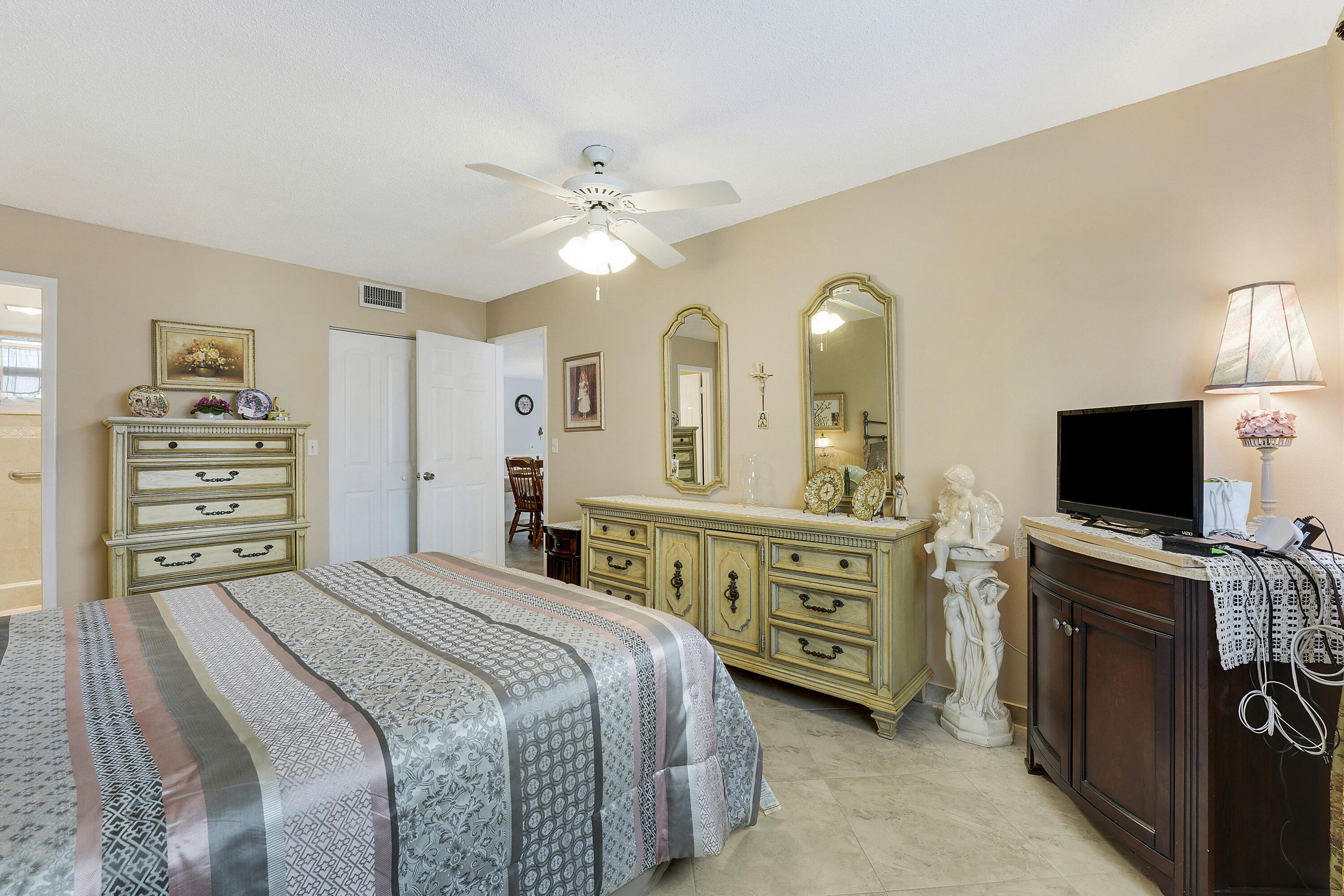 701 Lori Dr Drive 204