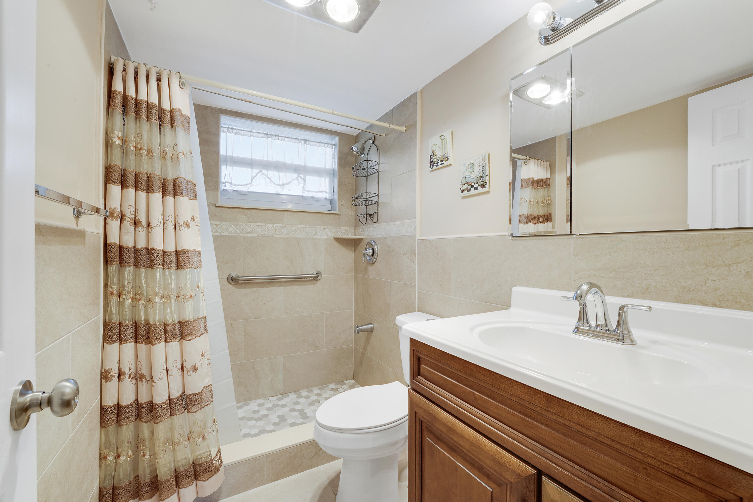 701 Lori Dr Drive 204