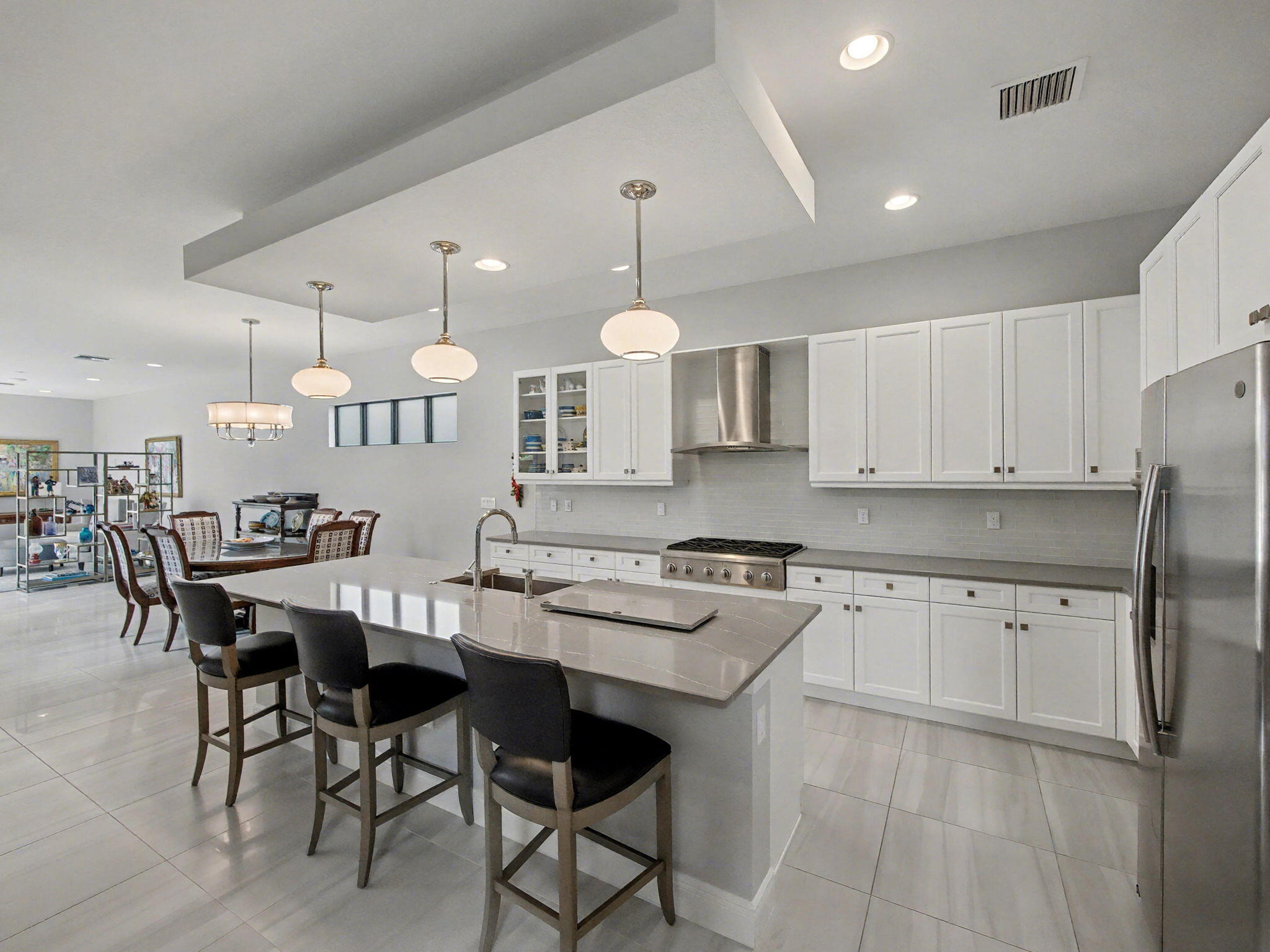 8125 Hobbes Way