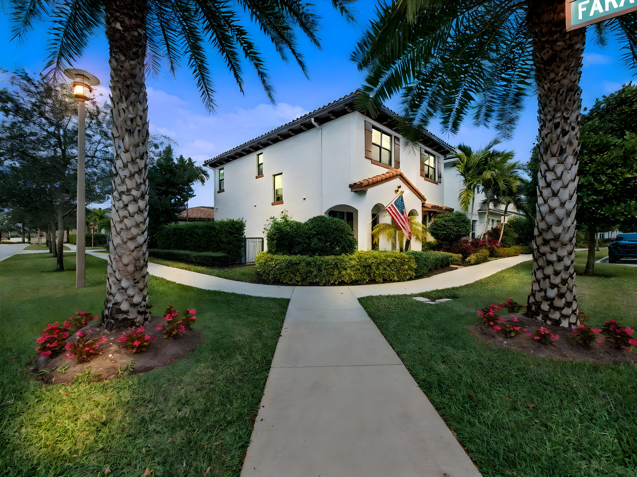 8125 Hobbes Way