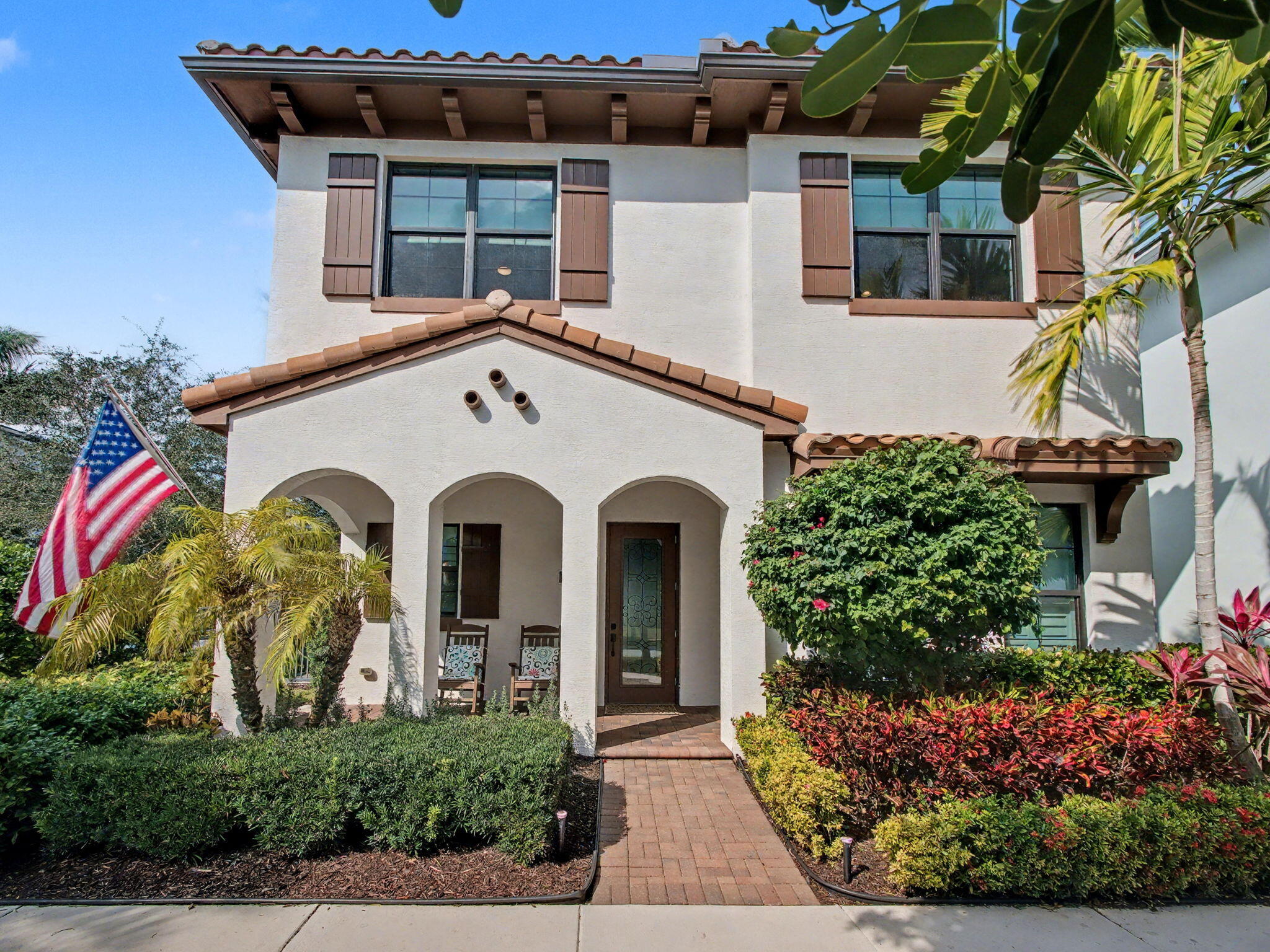 8125 Hobbes Way