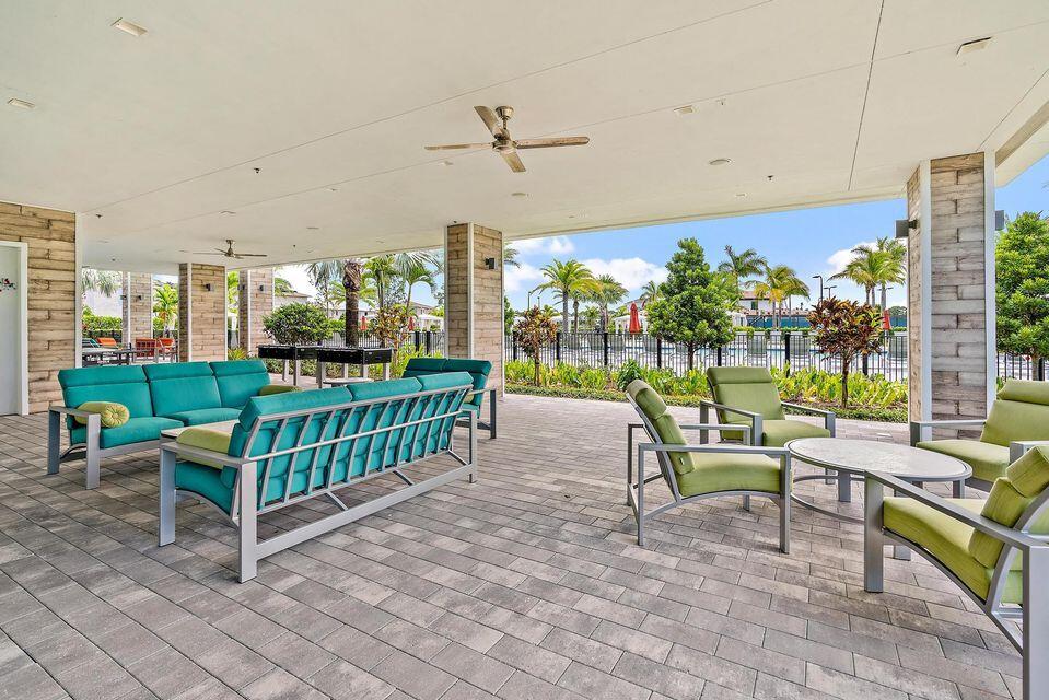 8125 Hobbes Way