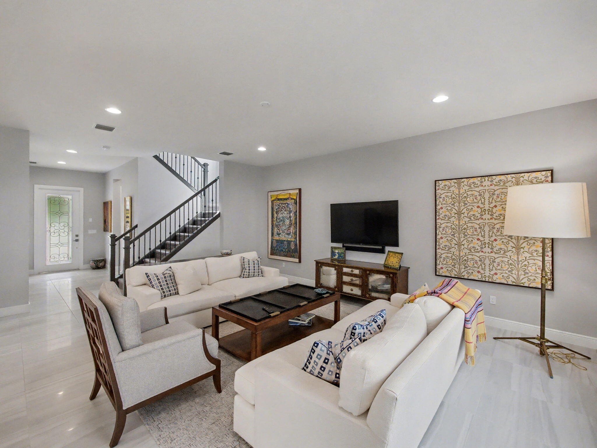 8125 Hobbes Way