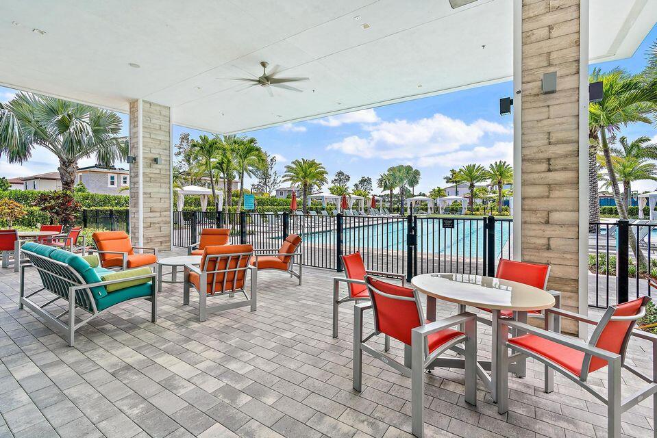 8125 Hobbes Way