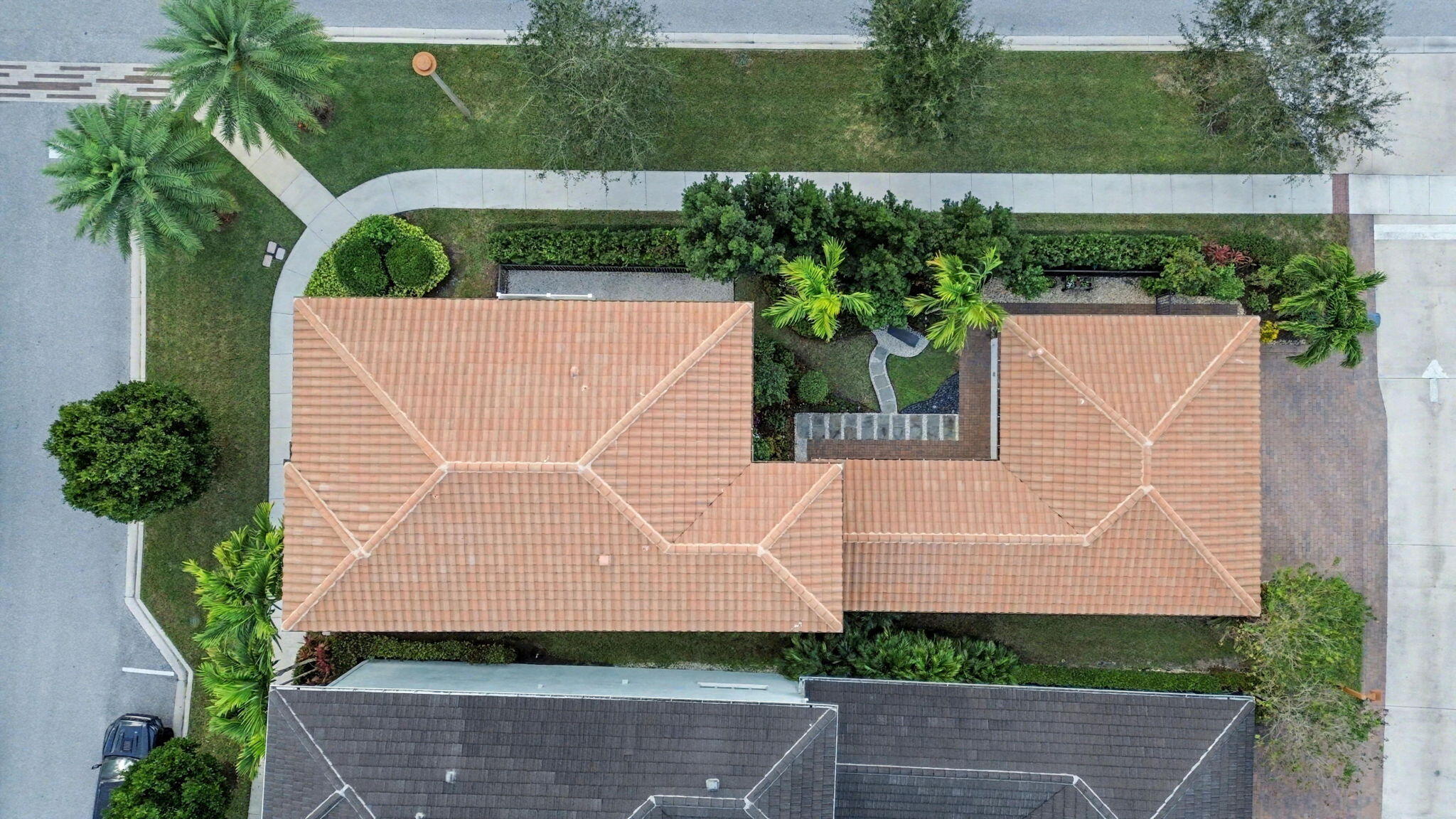 8125 Hobbes Way