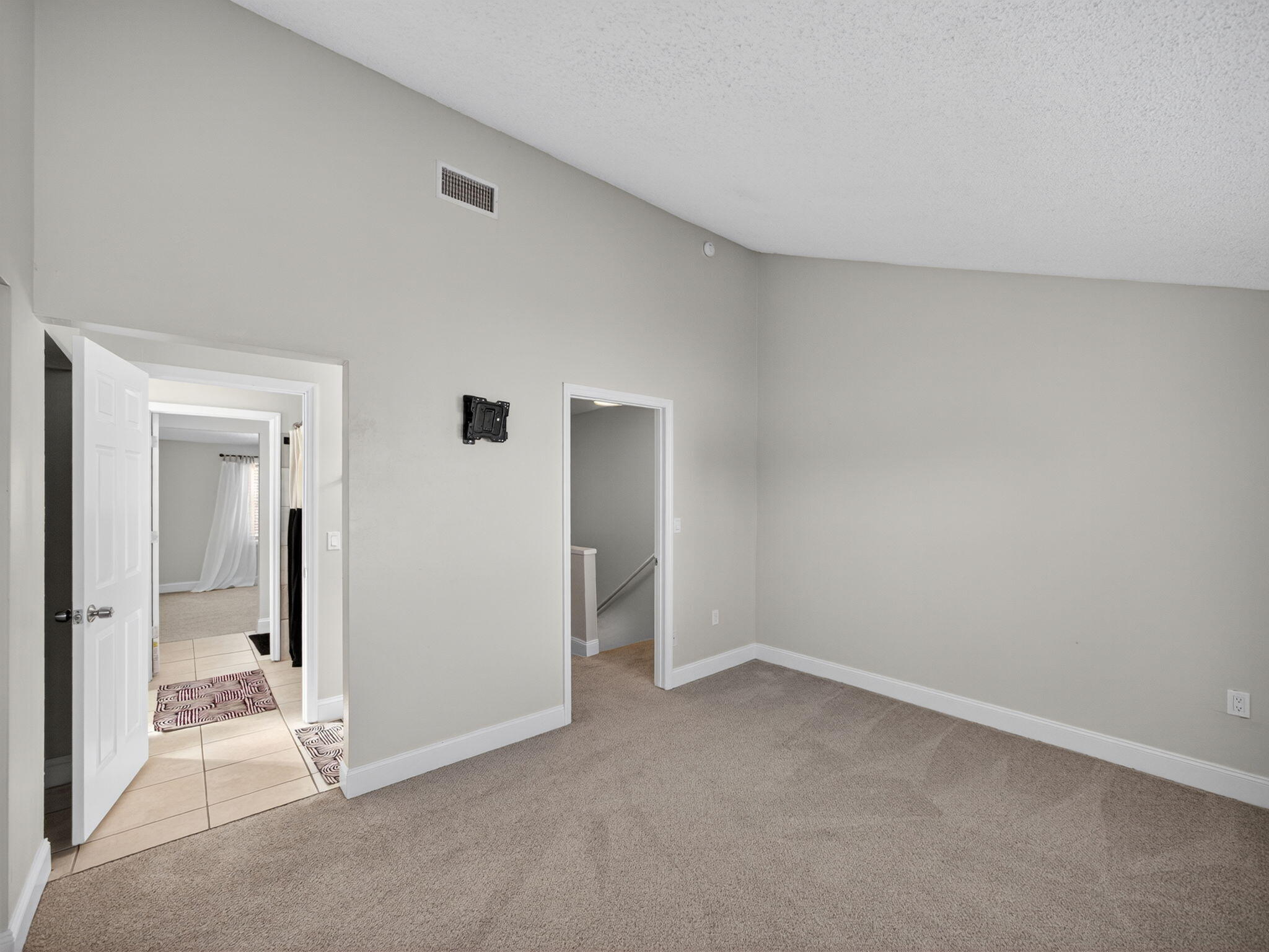 1000 Shorewinds Drive