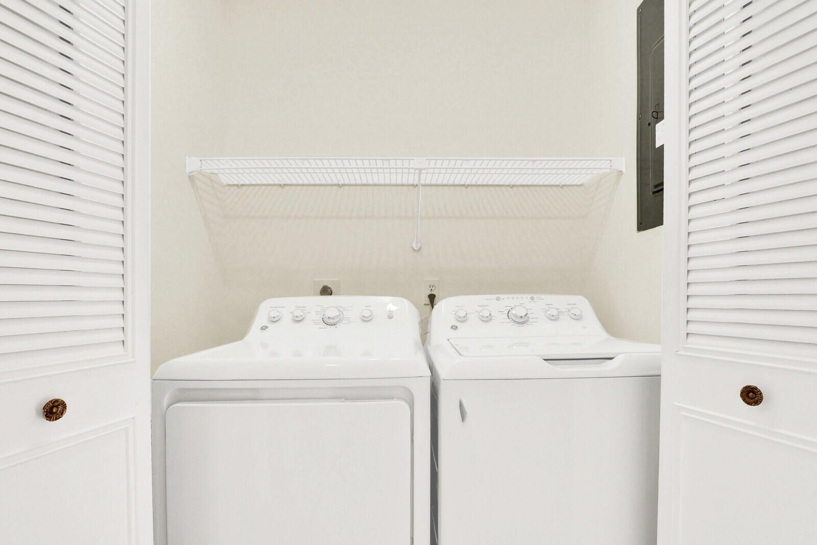 8074 SE River Lane Lane