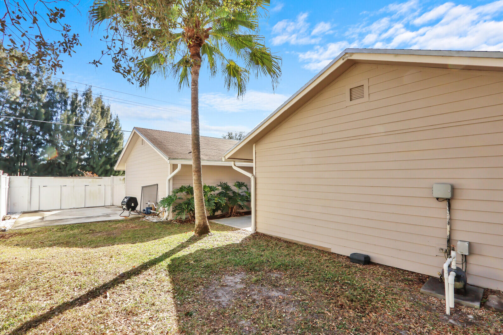 8074 SE River Lane Lane