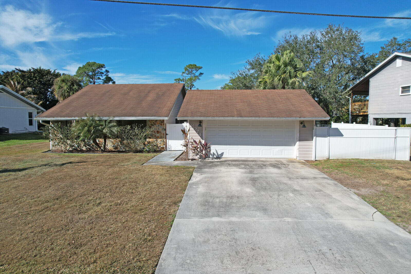 8074 SE River Lane Lane