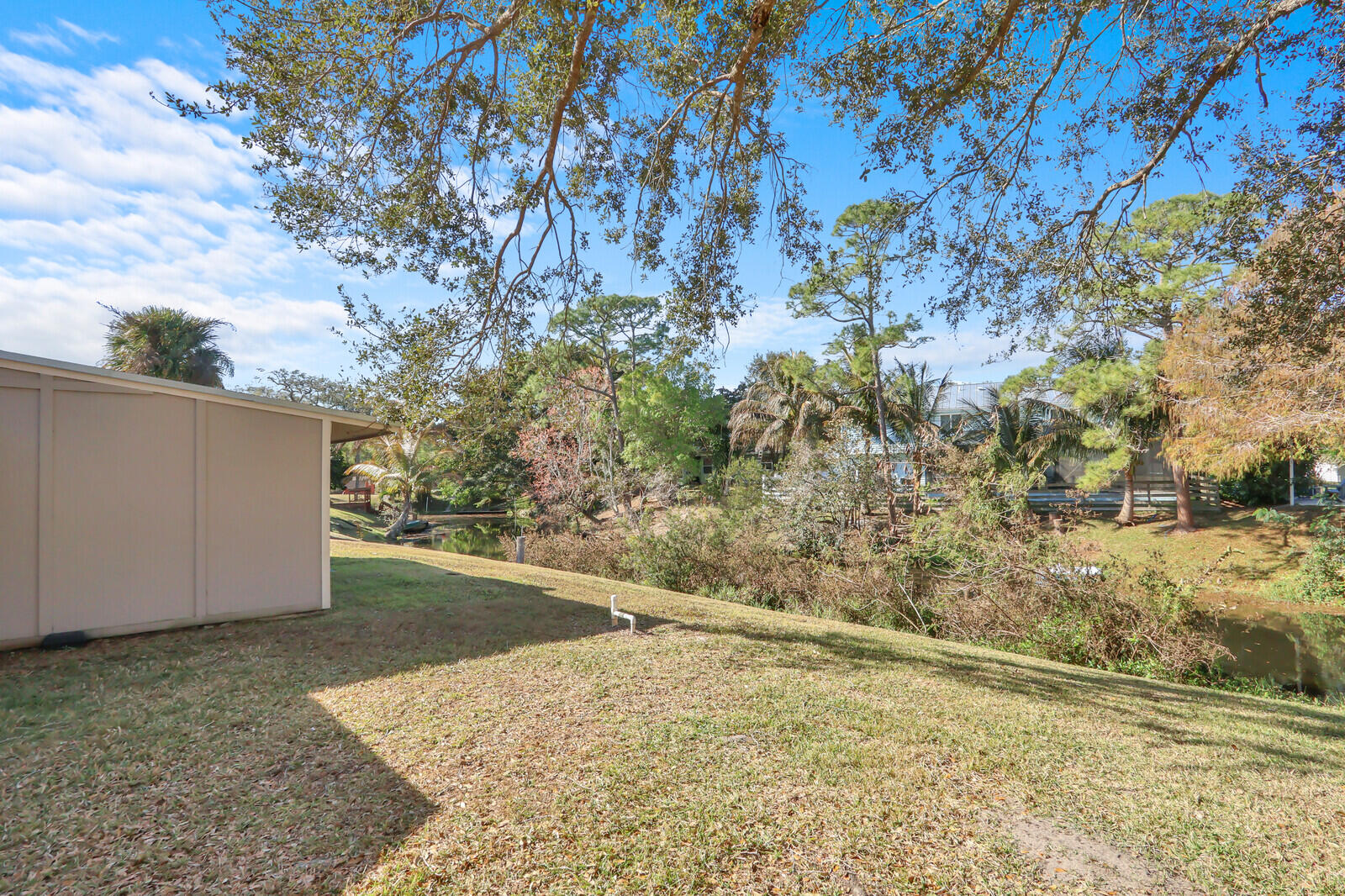 8074 SE River Lane Lane