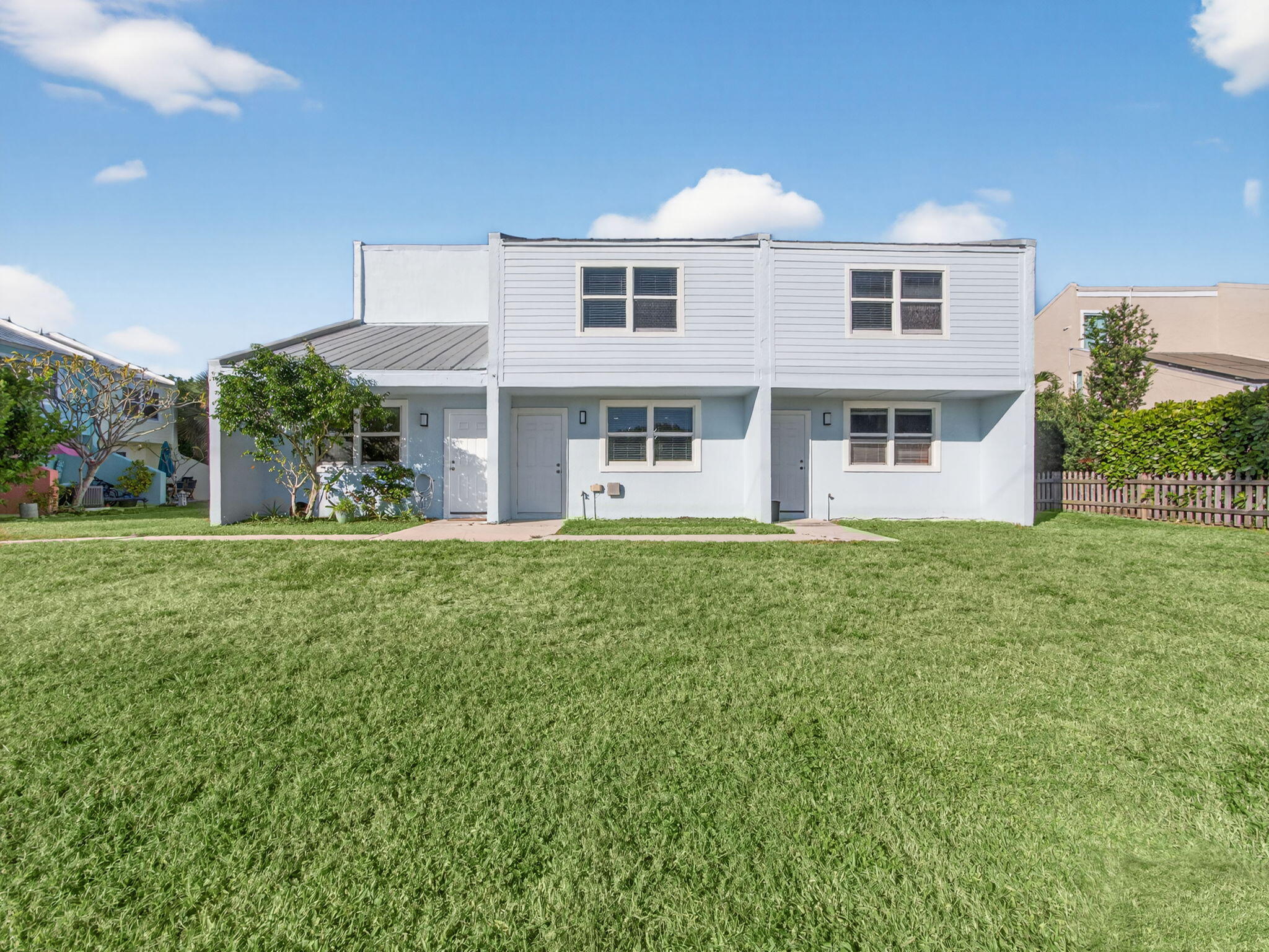1002 Shorewinds Drive