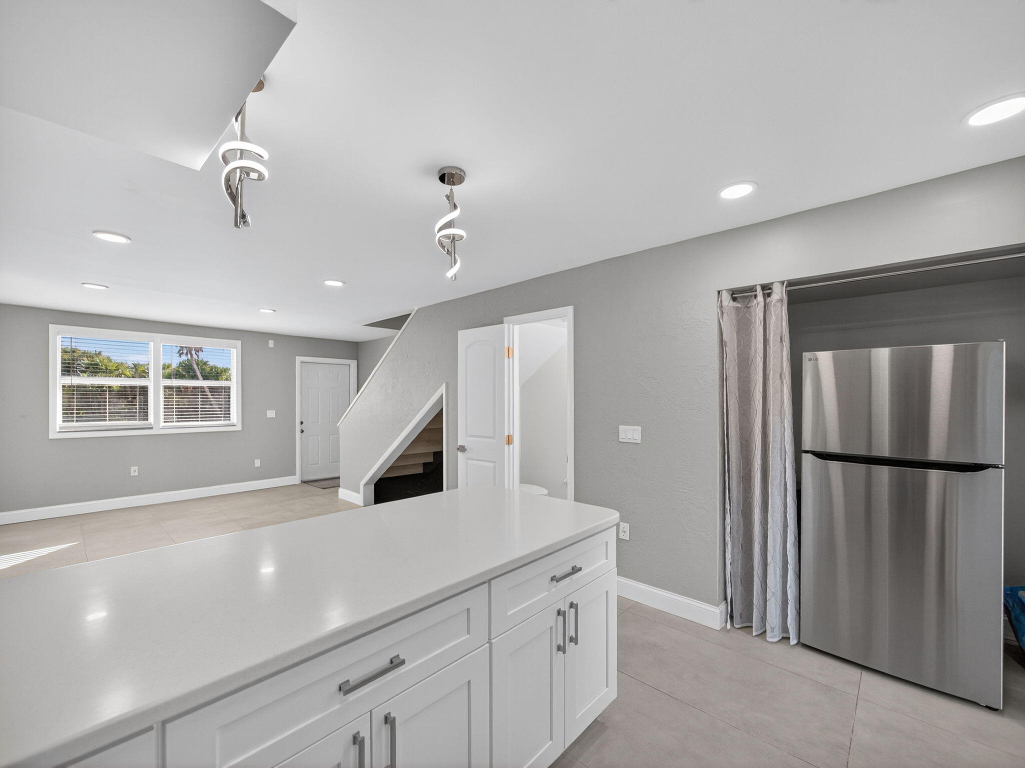 1002 Shorewinds Drive