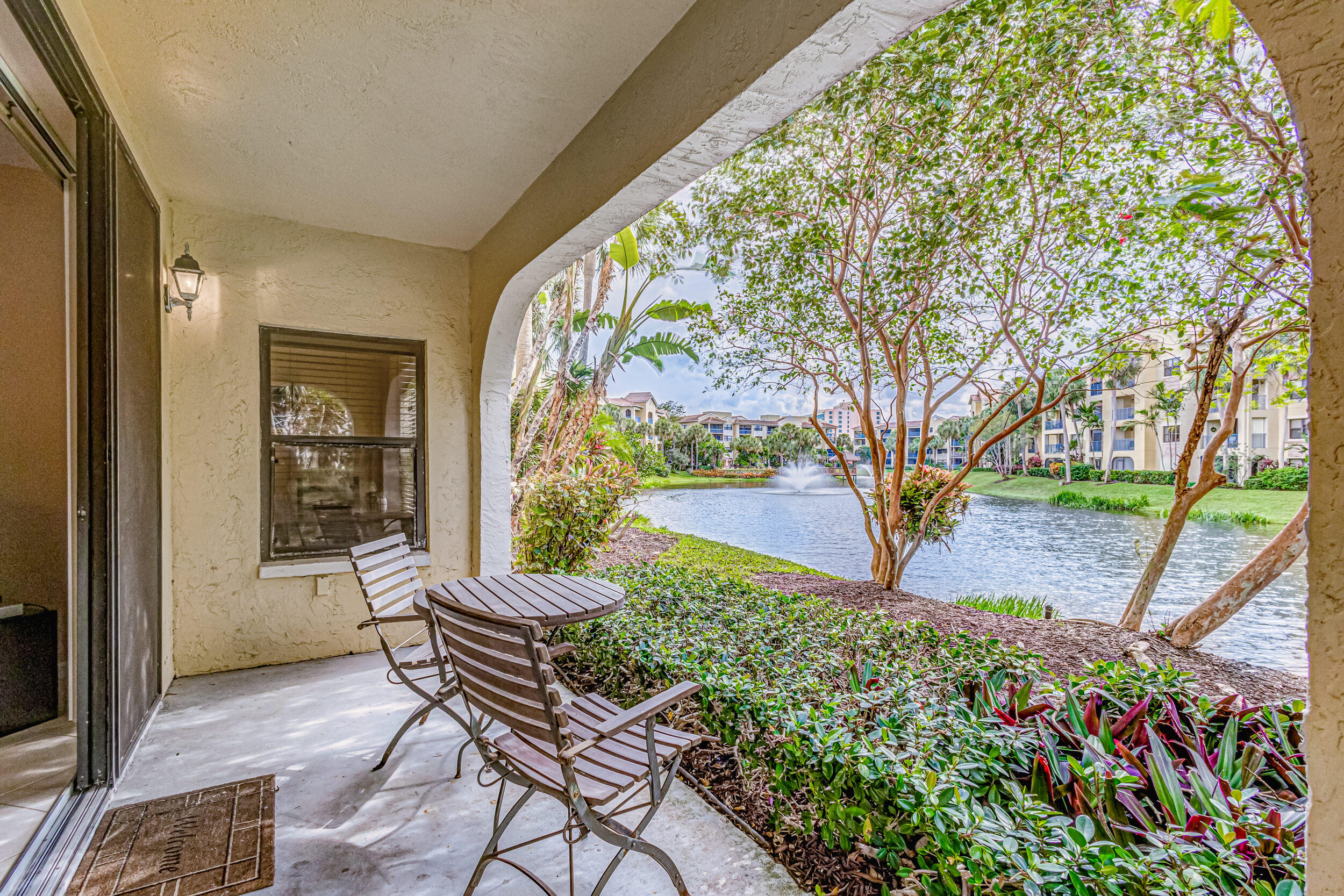 200 Uno Lago Drive 105