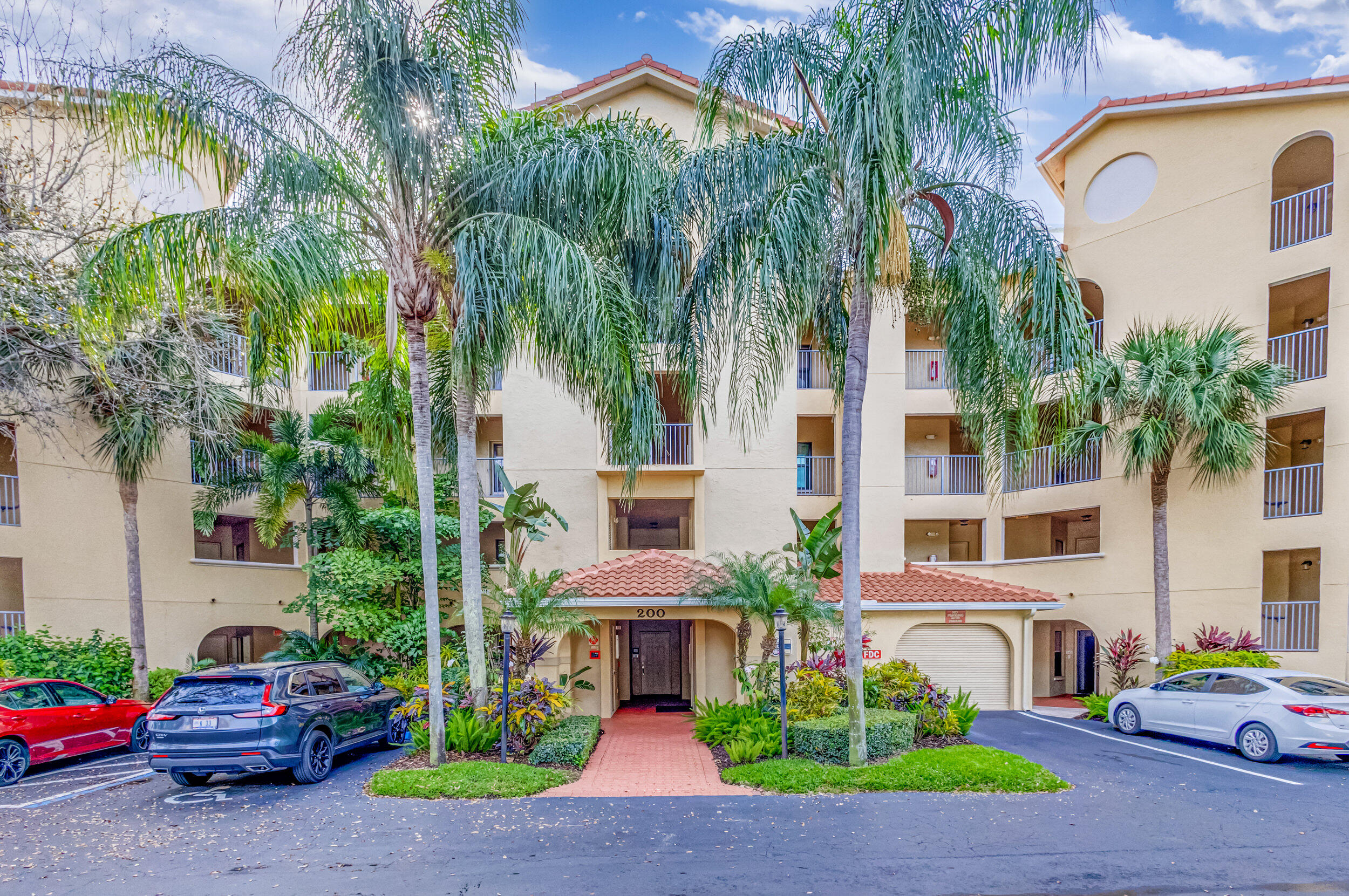 200 Uno Lago Drive 105