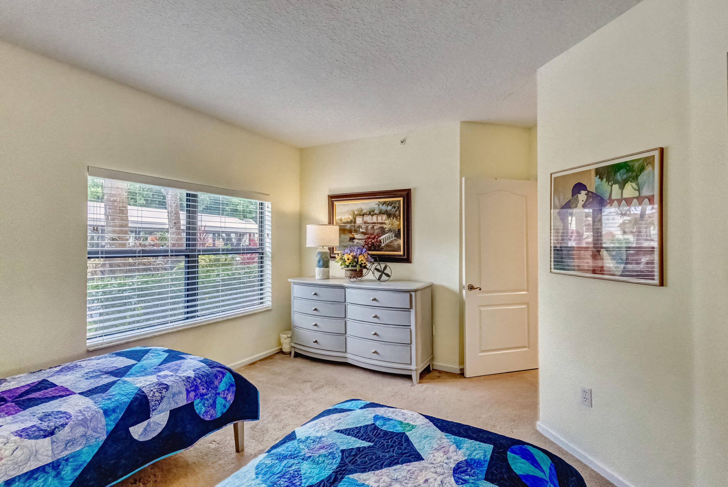 200 Uno Lago Drive 105