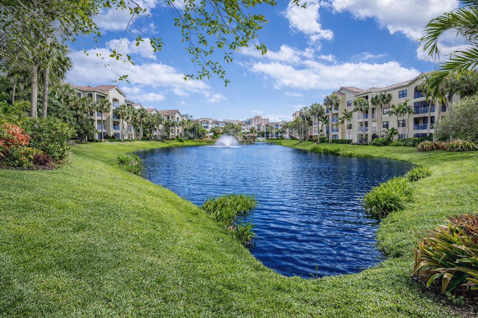 200 Uno Lago Drive 105