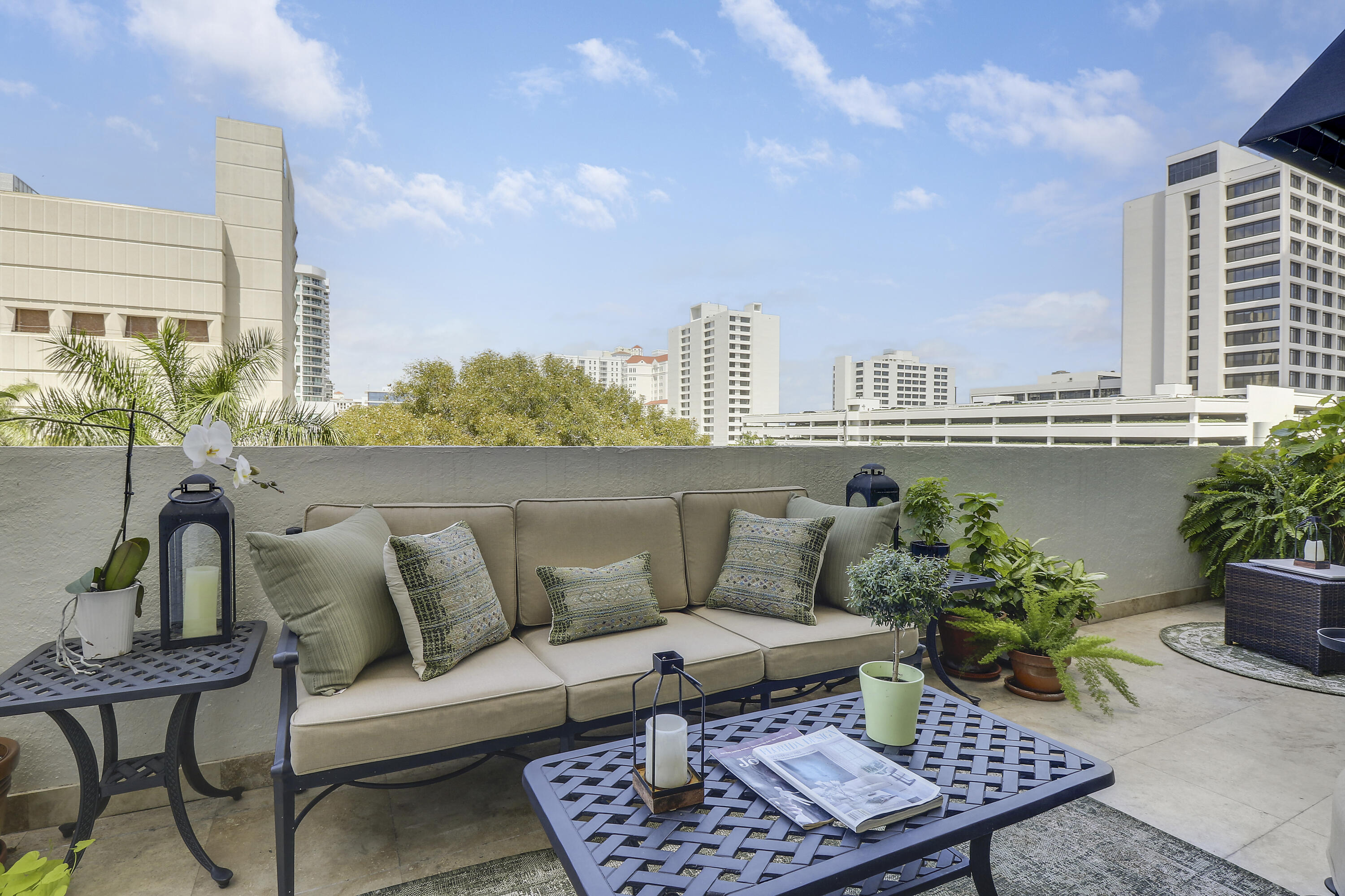 600 S Dixie Highway 405