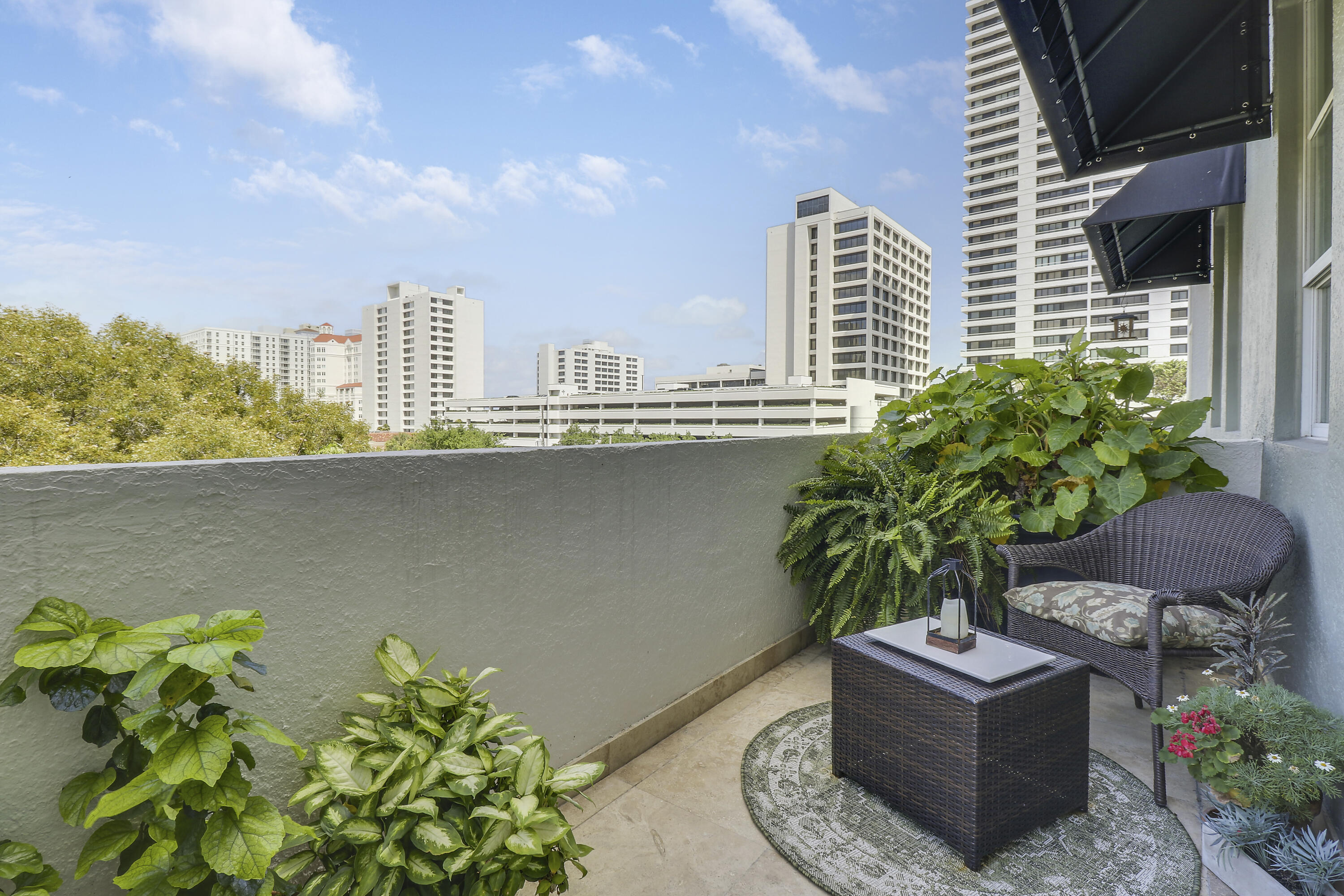 600 S Dixie Highway 405