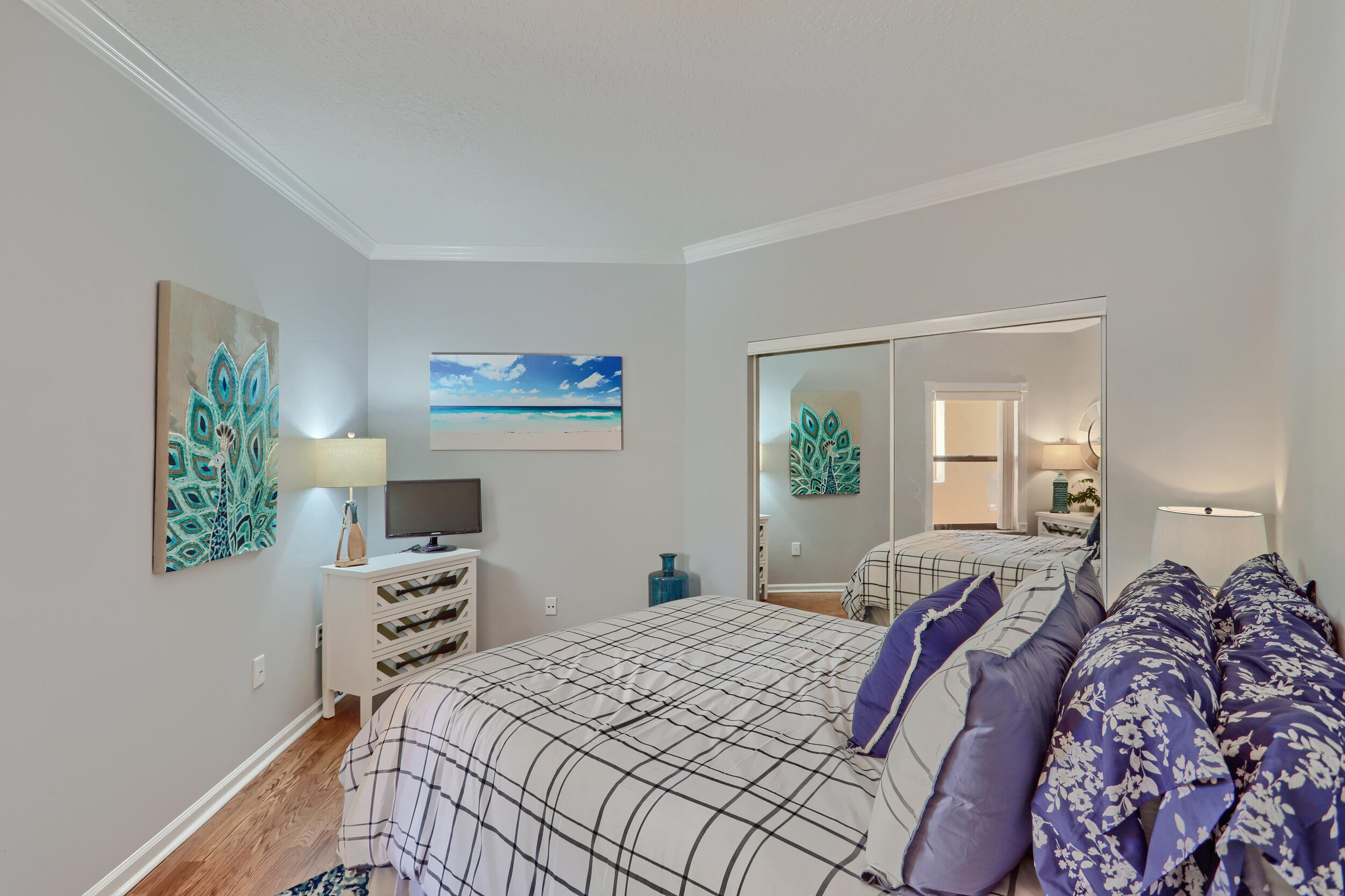 400 Uno Lago Drive 204