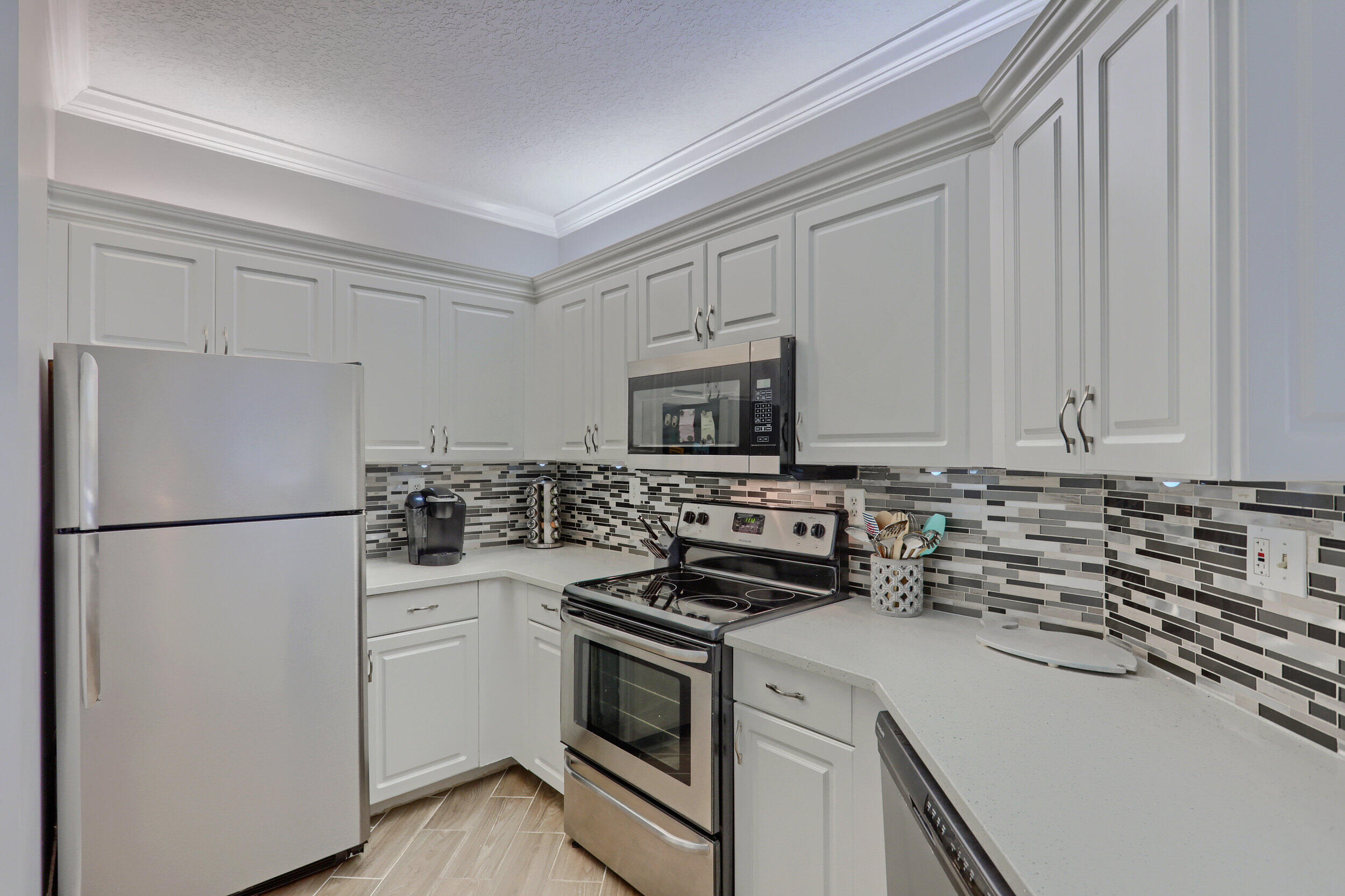400 Uno Lago Drive 204
