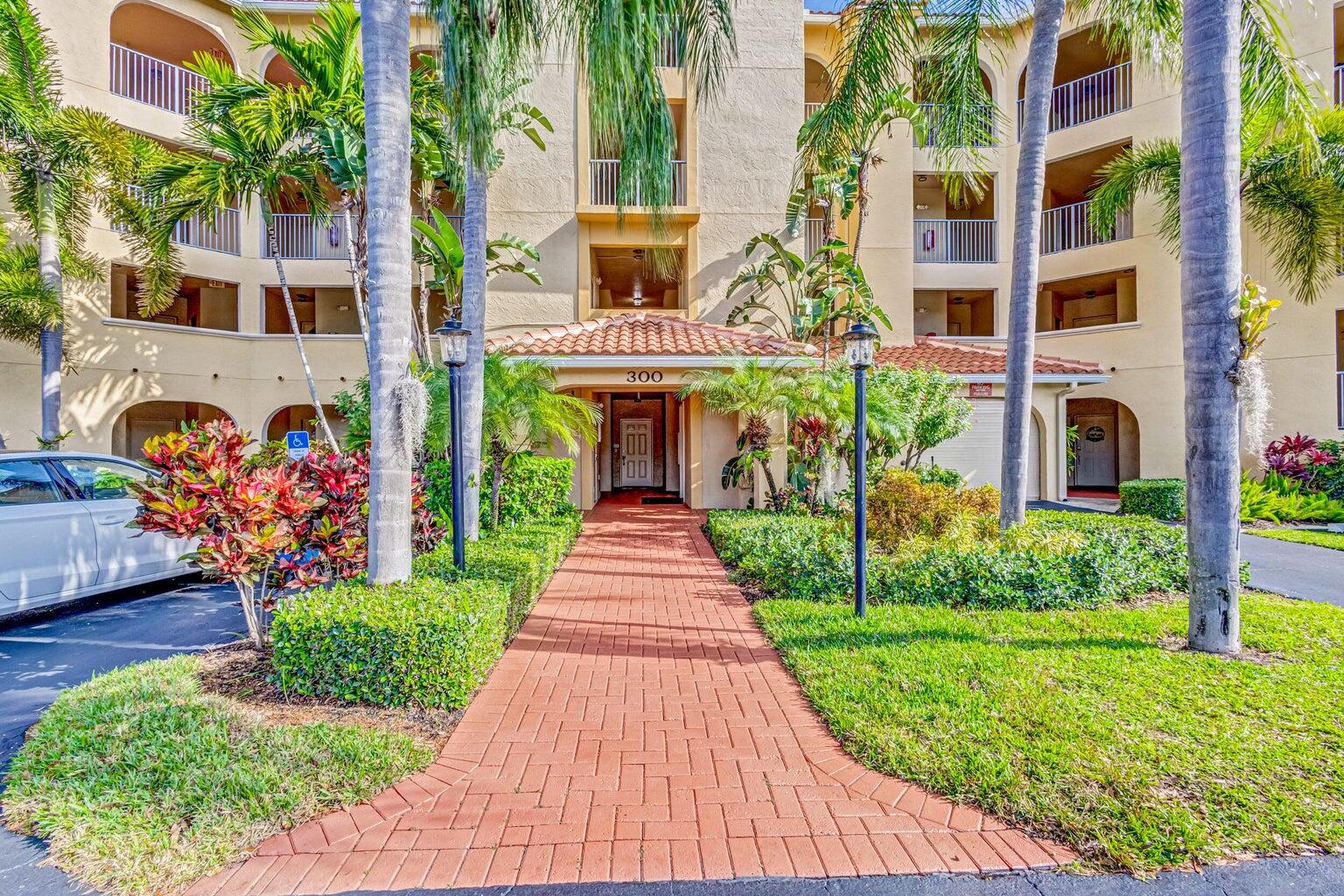 300 Uno Lago Drive 305