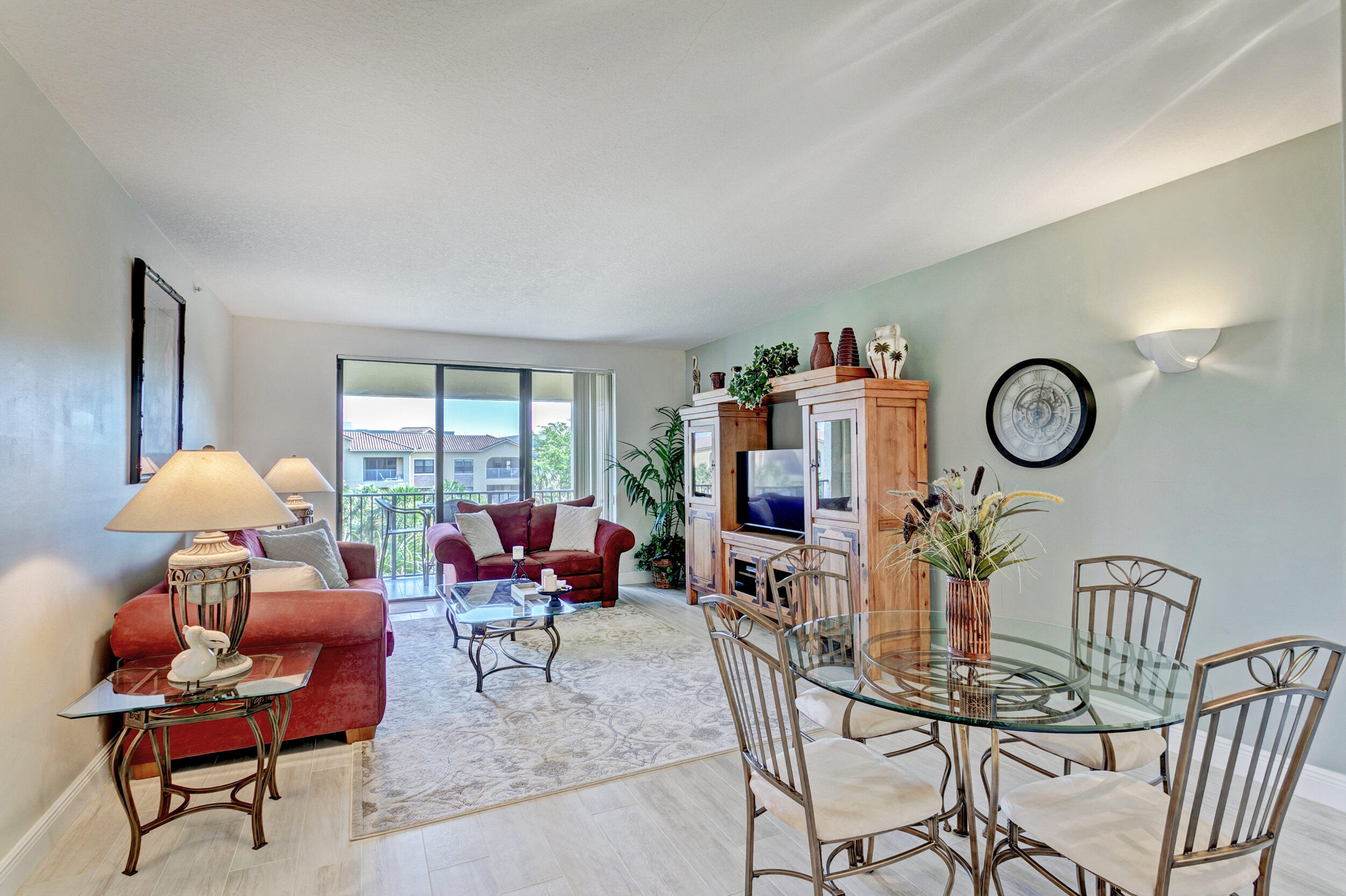 500 Uno Lago Drive 402