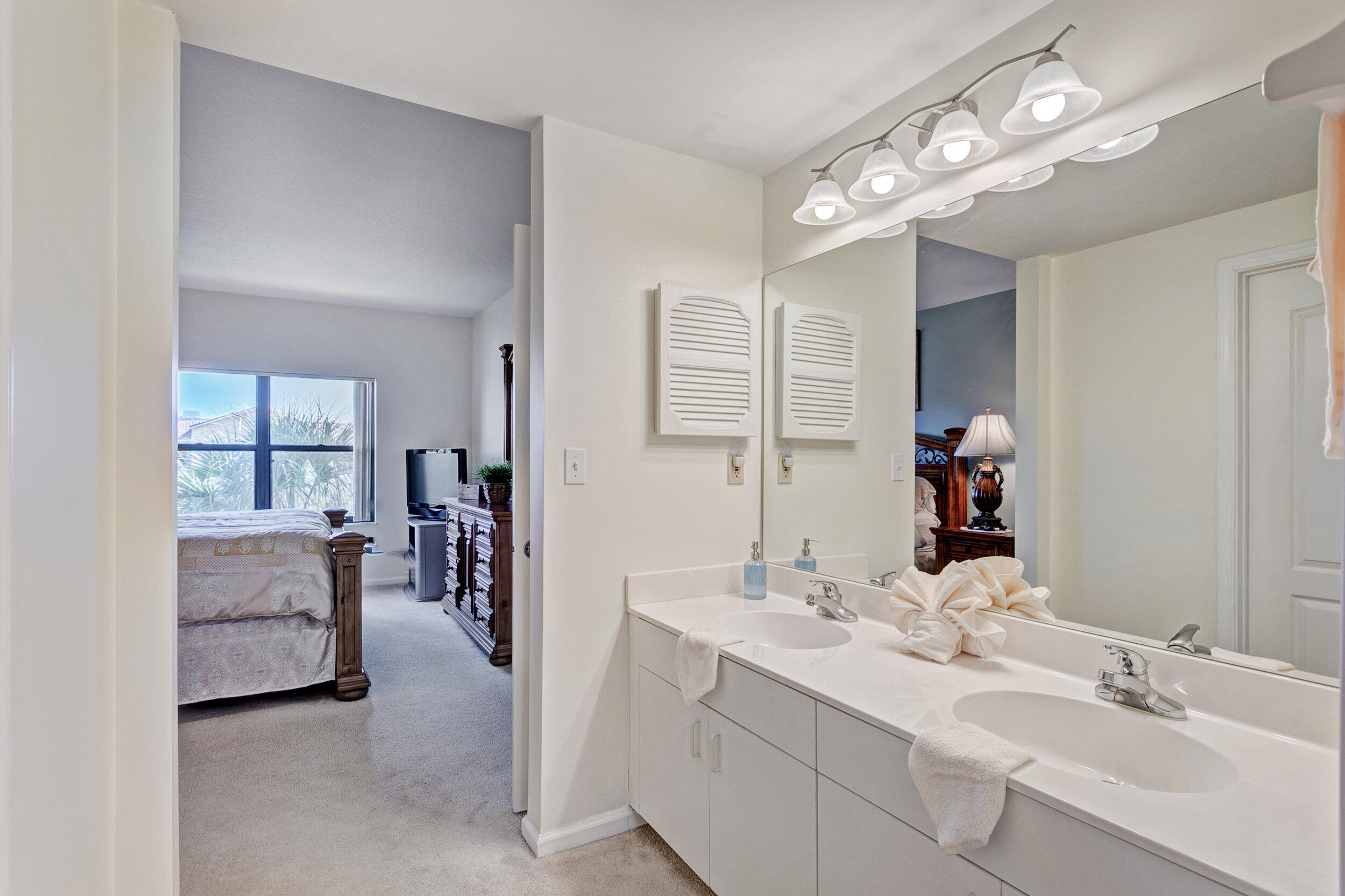 500 Uno Lago Drive 402