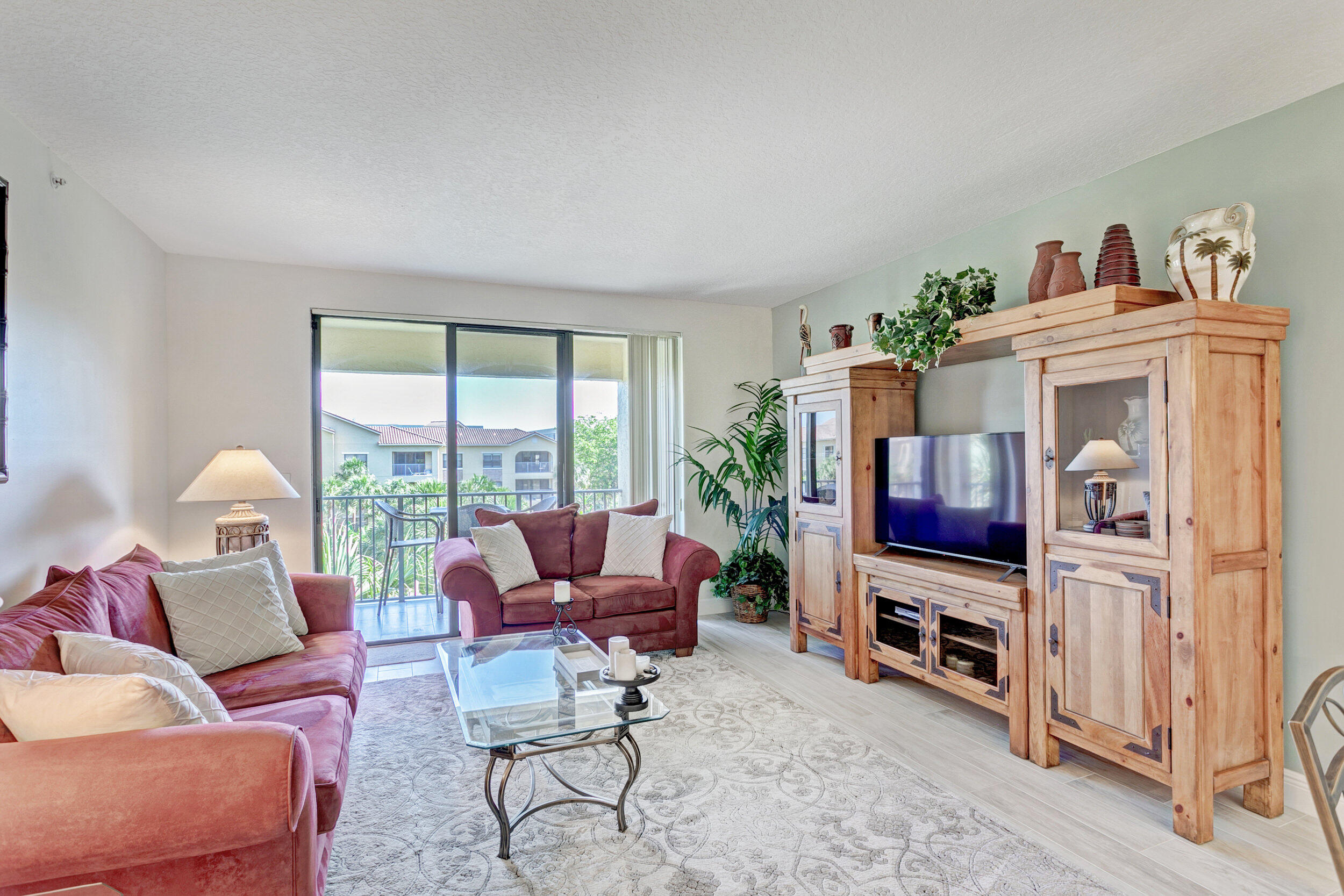 500 Uno Lago Drive 402