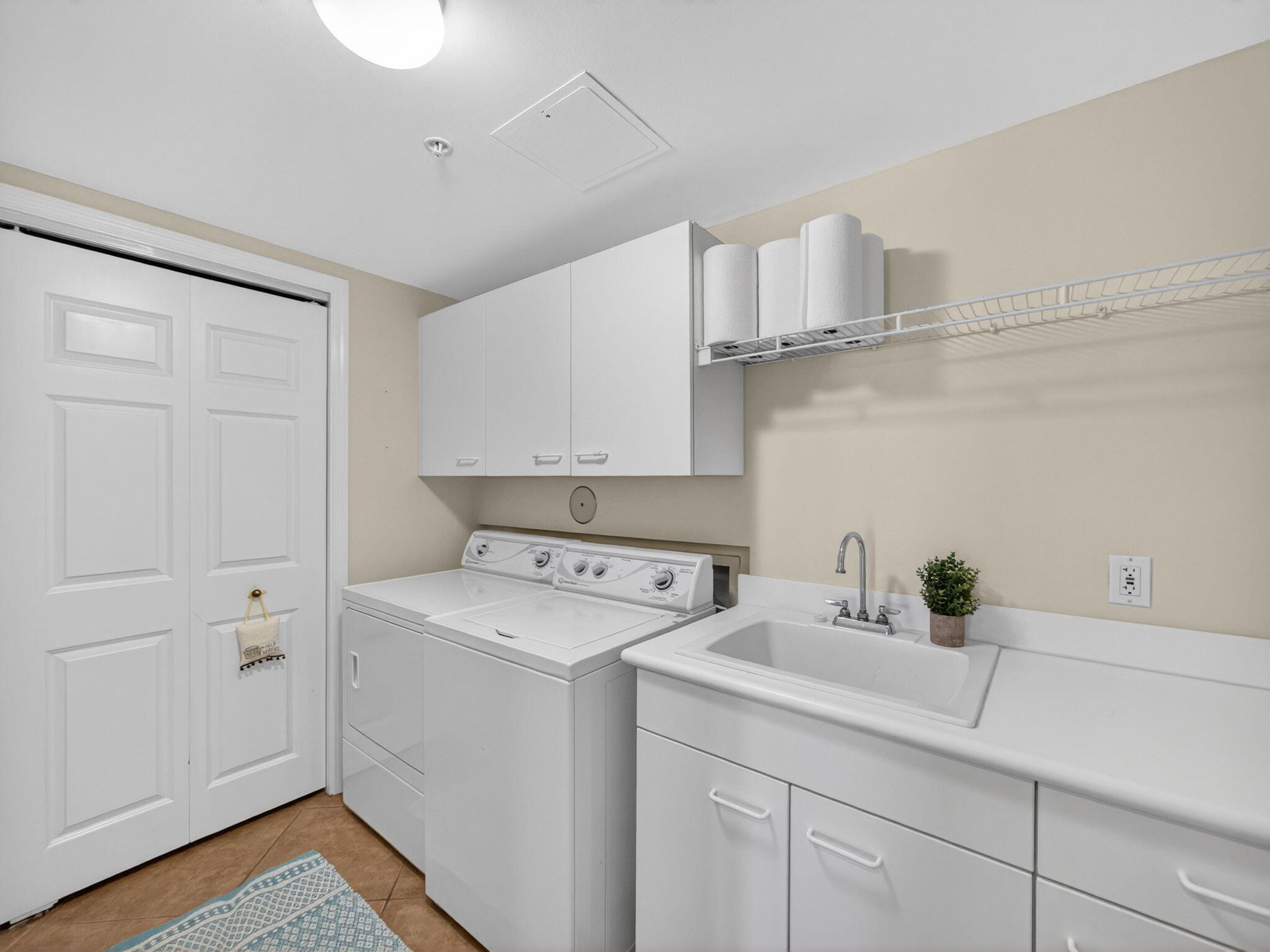 340 S Us Highway 1 405