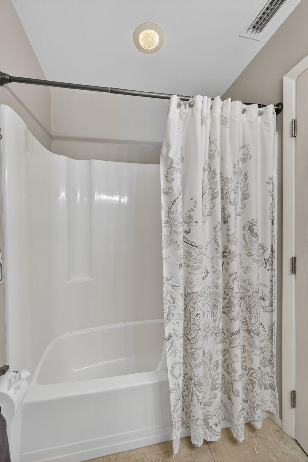 202 Pinecrest Circle B