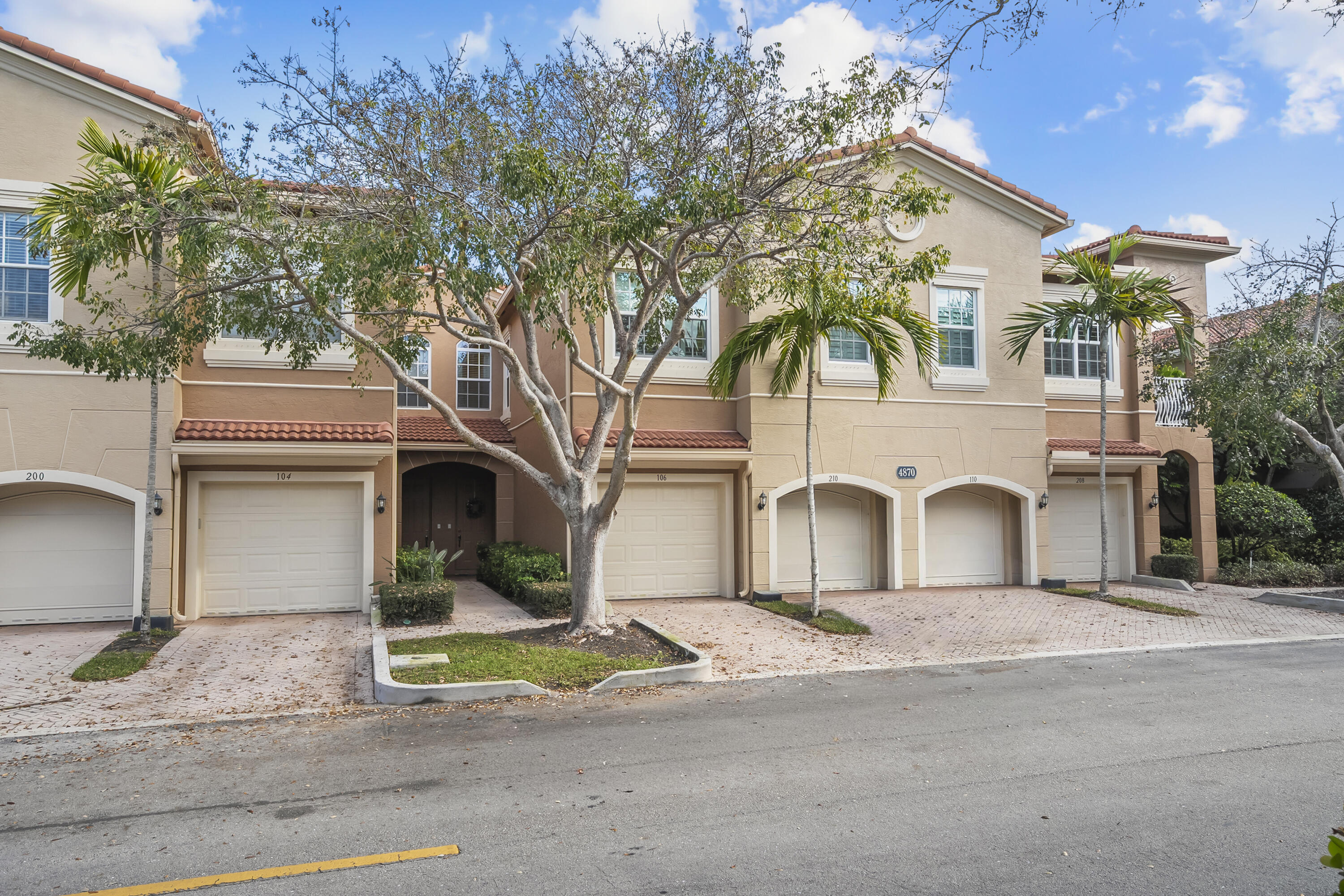 4870 Bonsai Circle 106