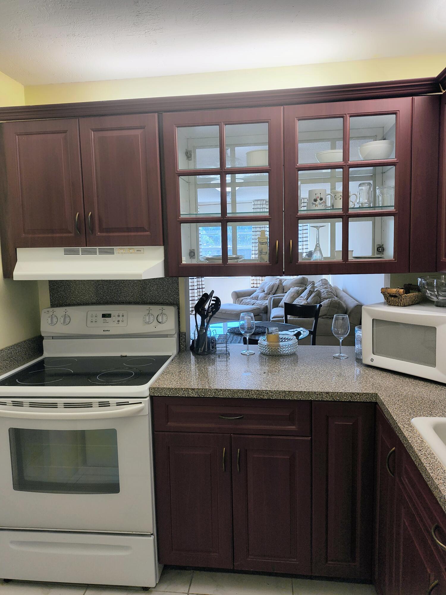 1516 S Lakeside Drive 218