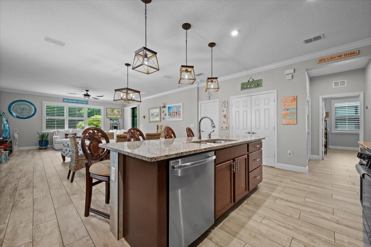 1635 Willows Square