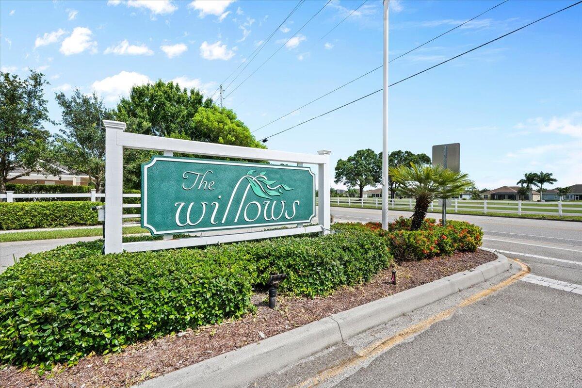 1635 Willows Square