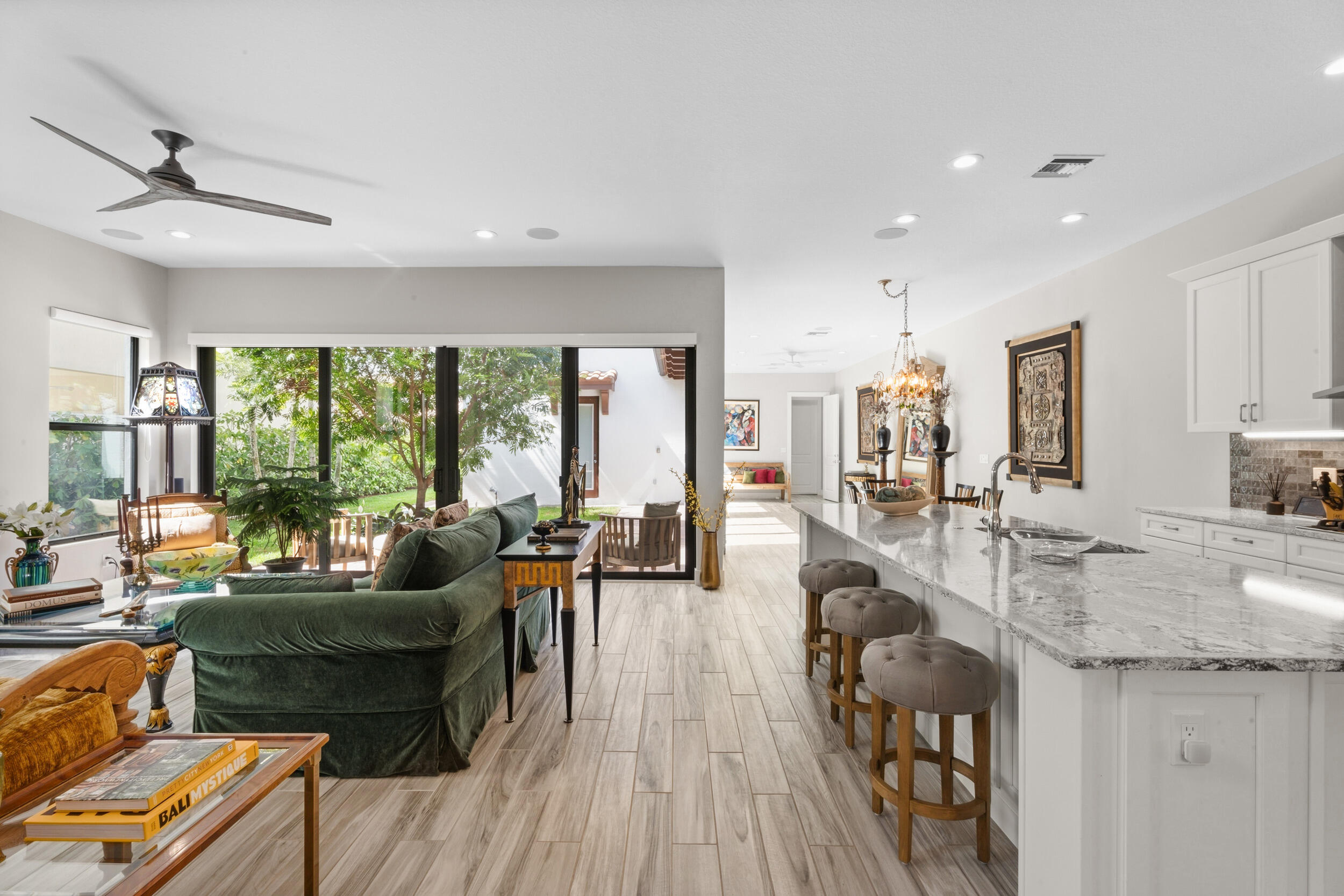 2093 Dickens Terrace