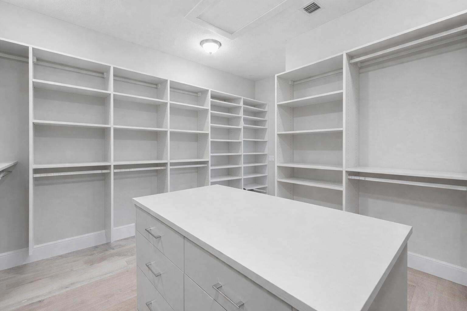 2093 Dickens Terrace