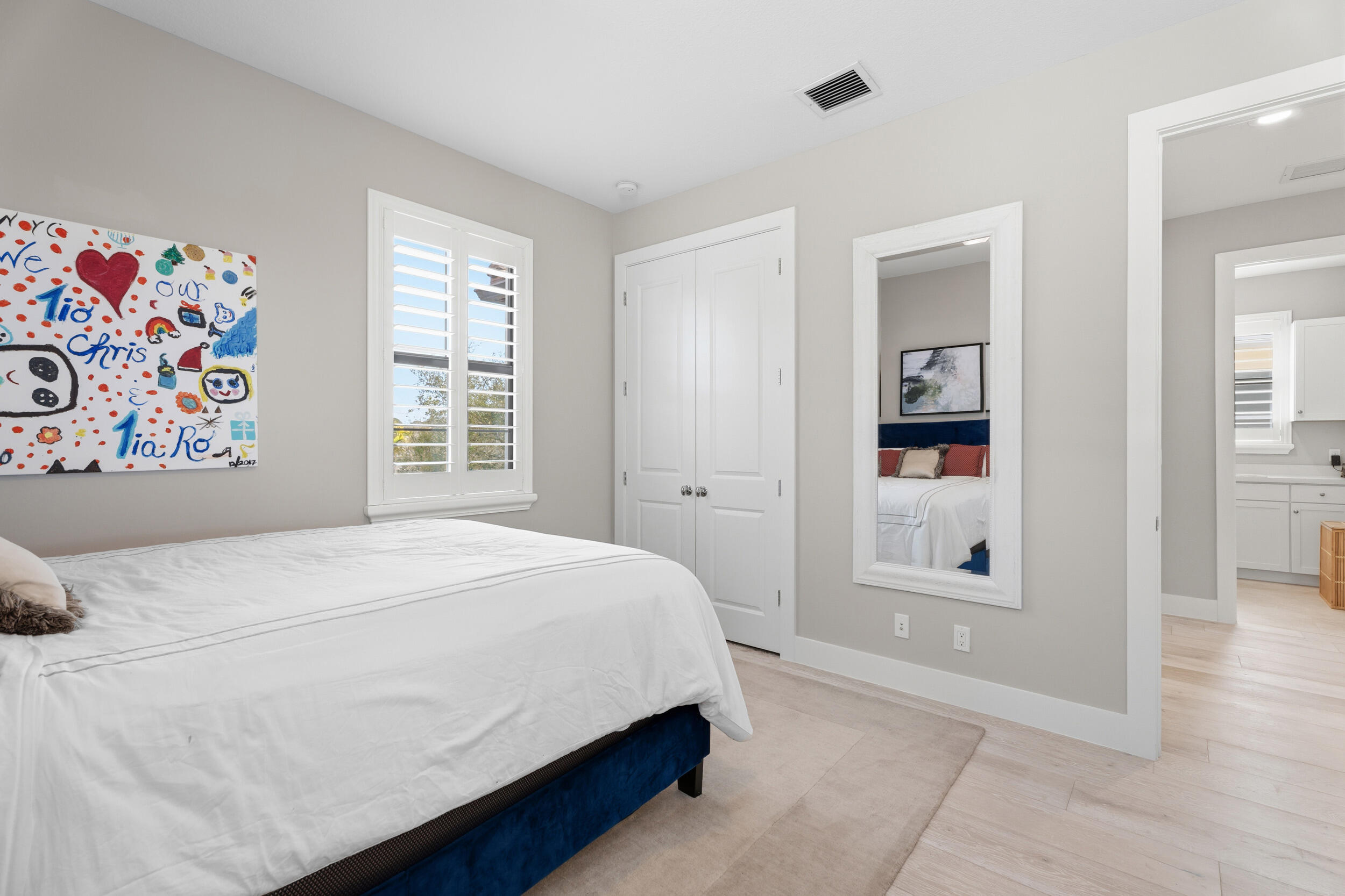 2093 Dickens Terrace