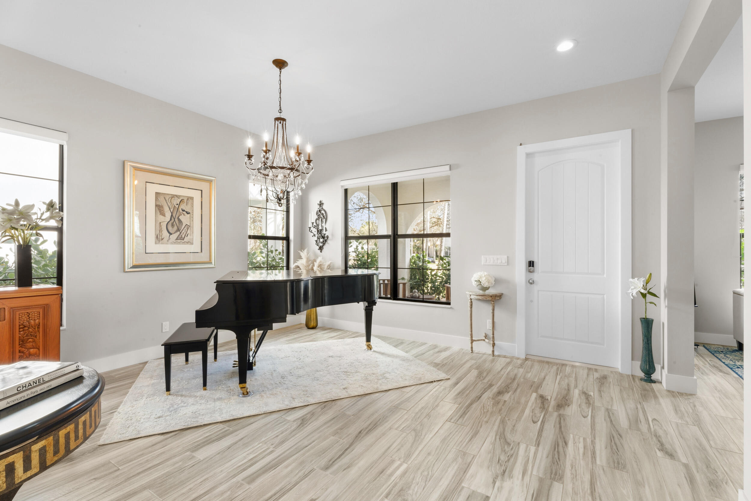 2093 Dickens Terrace