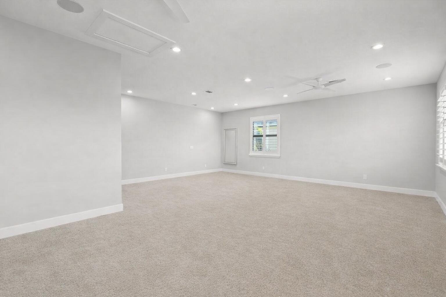 2093 Dickens Terrace