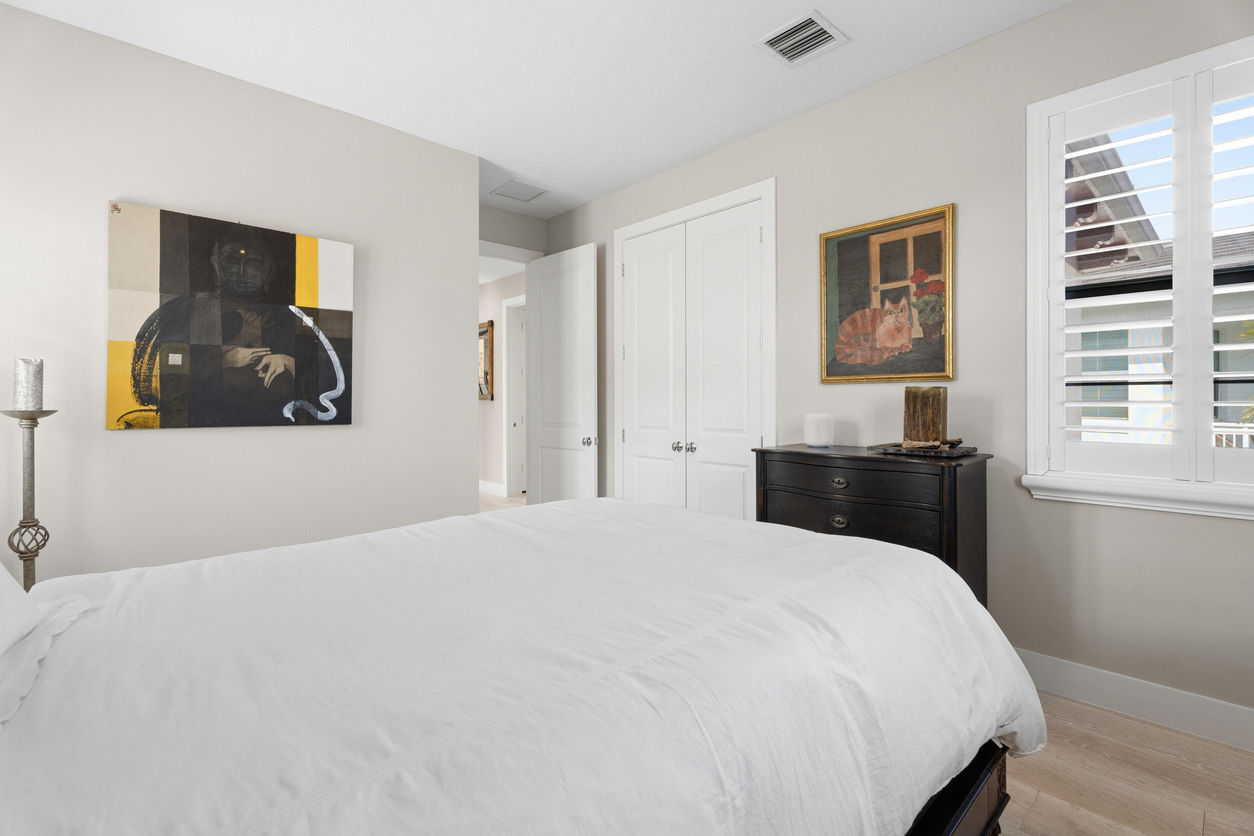 2093 Dickens Terrace