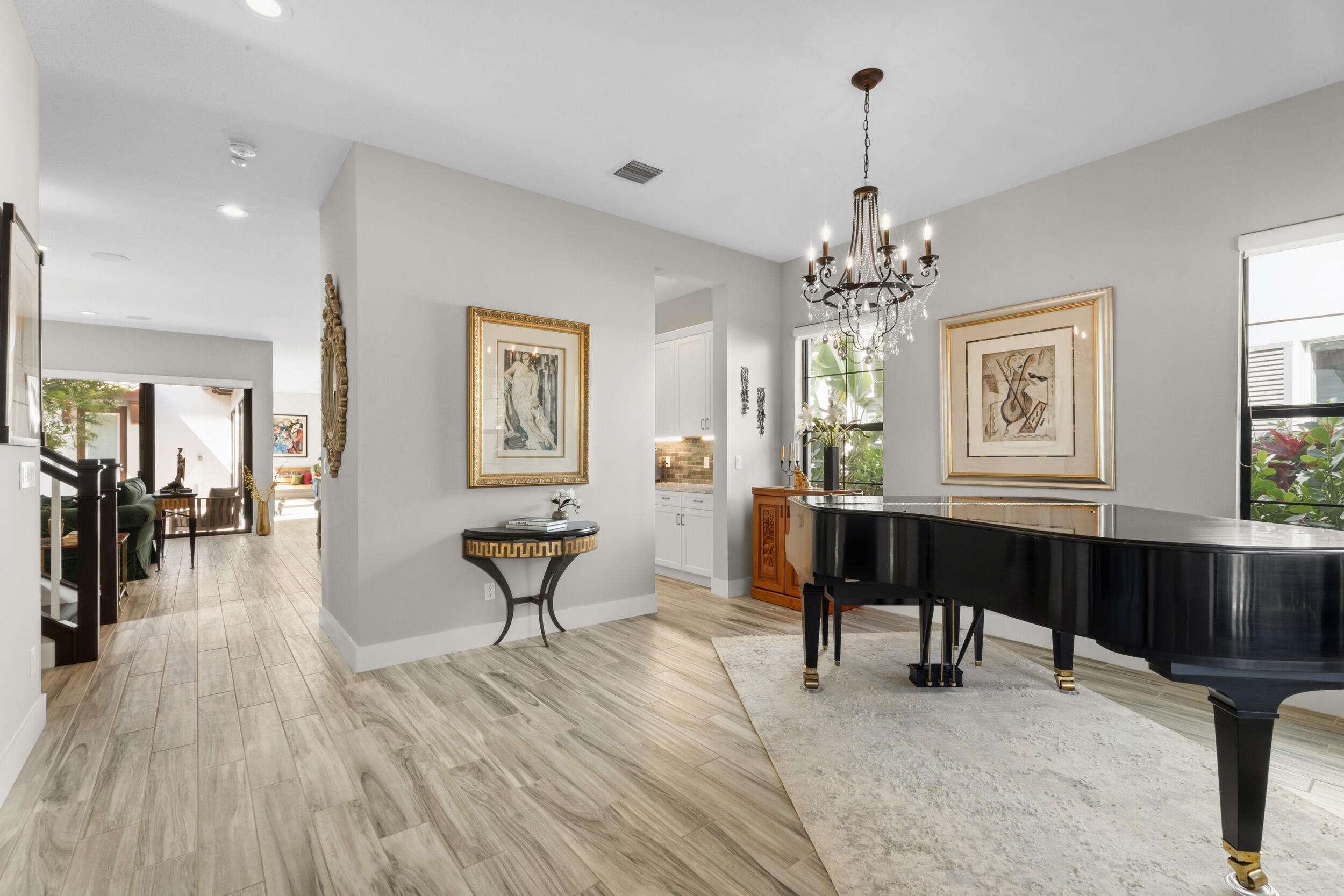 2093 Dickens Terrace