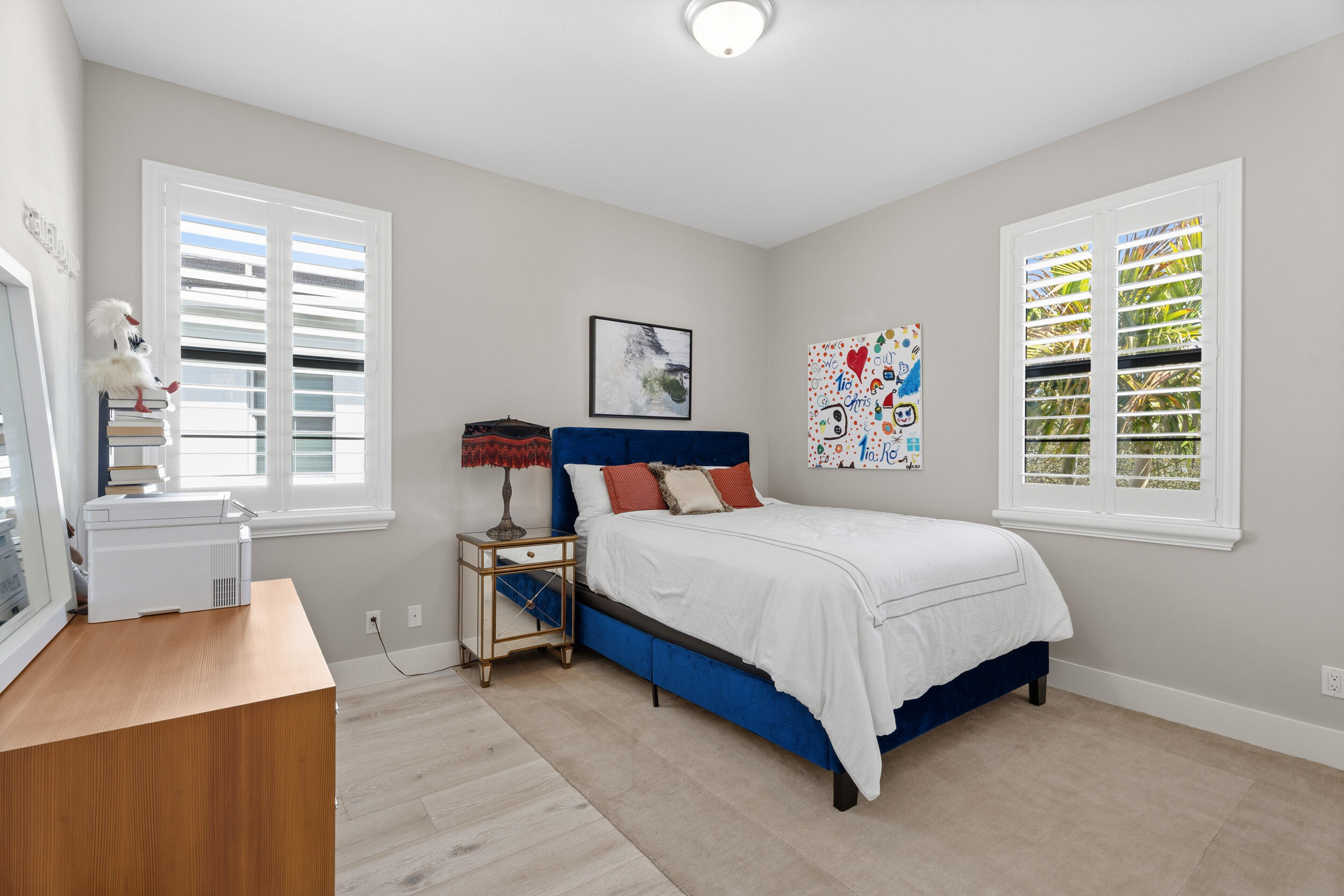 2093 Dickens Terrace