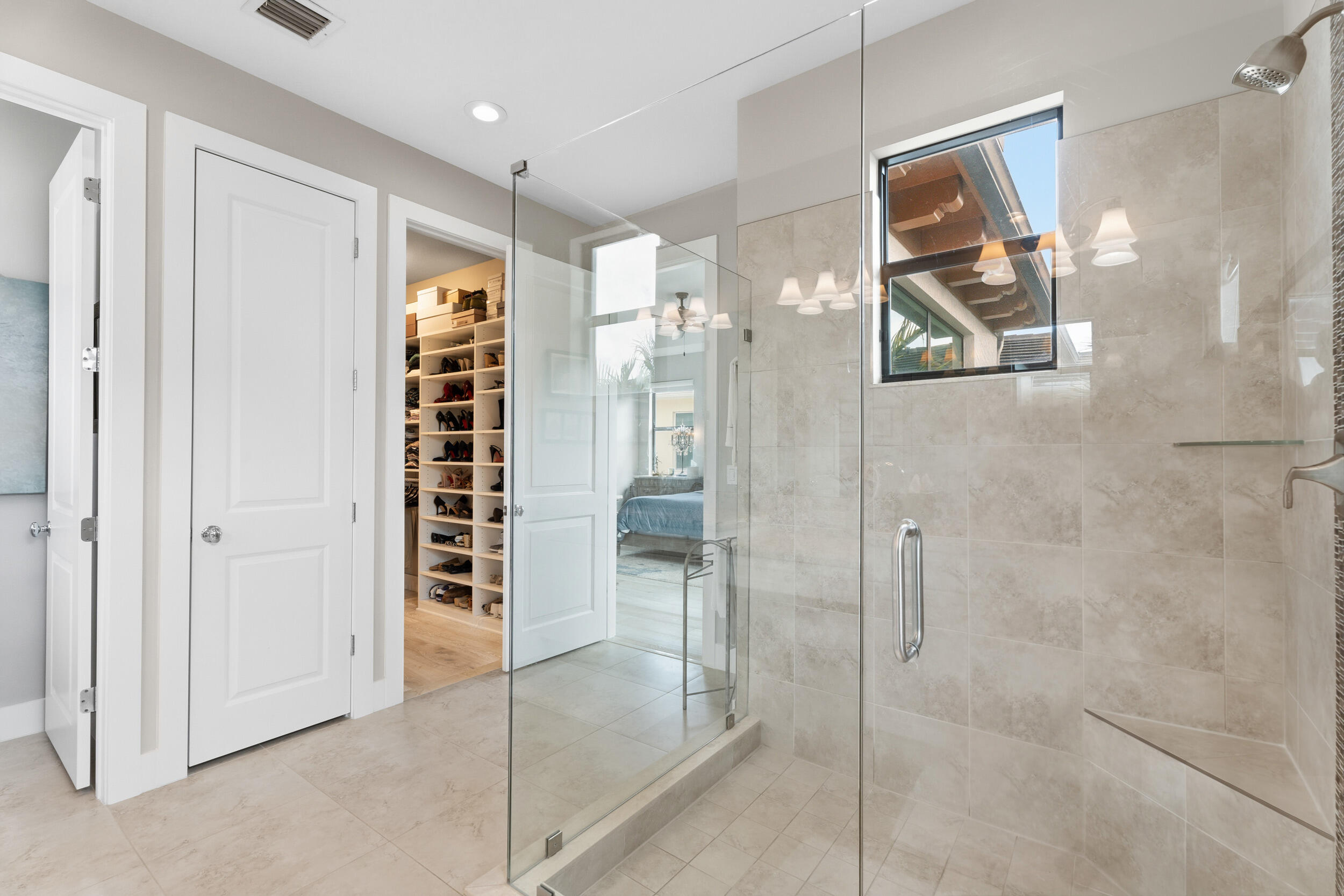 2093 Dickens Terrace