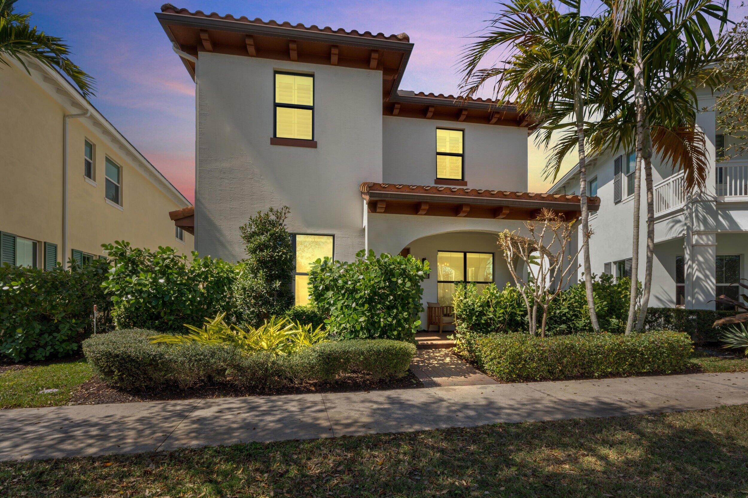 2093 Dickens Terrace