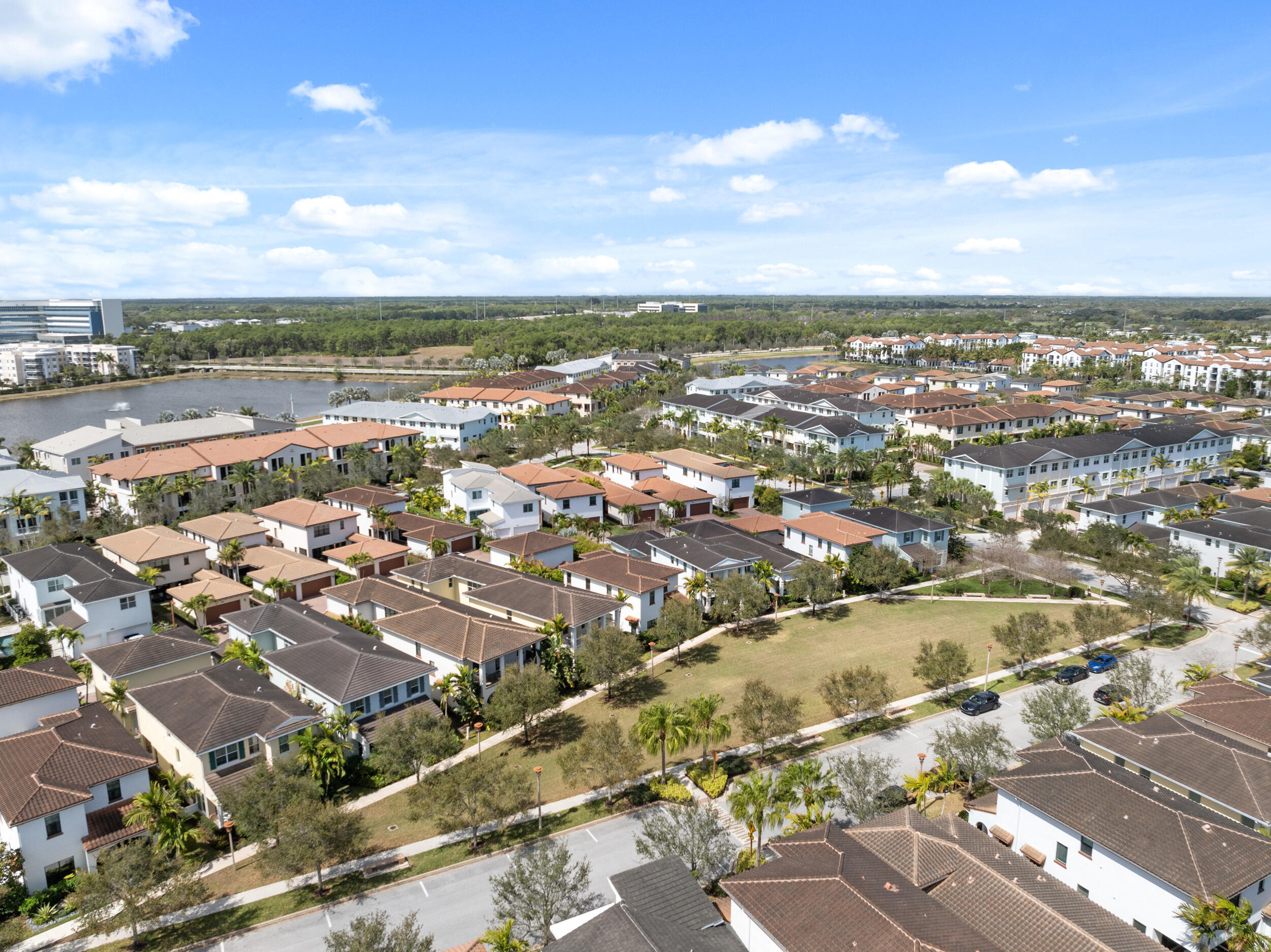 2093 Dickens Terrace