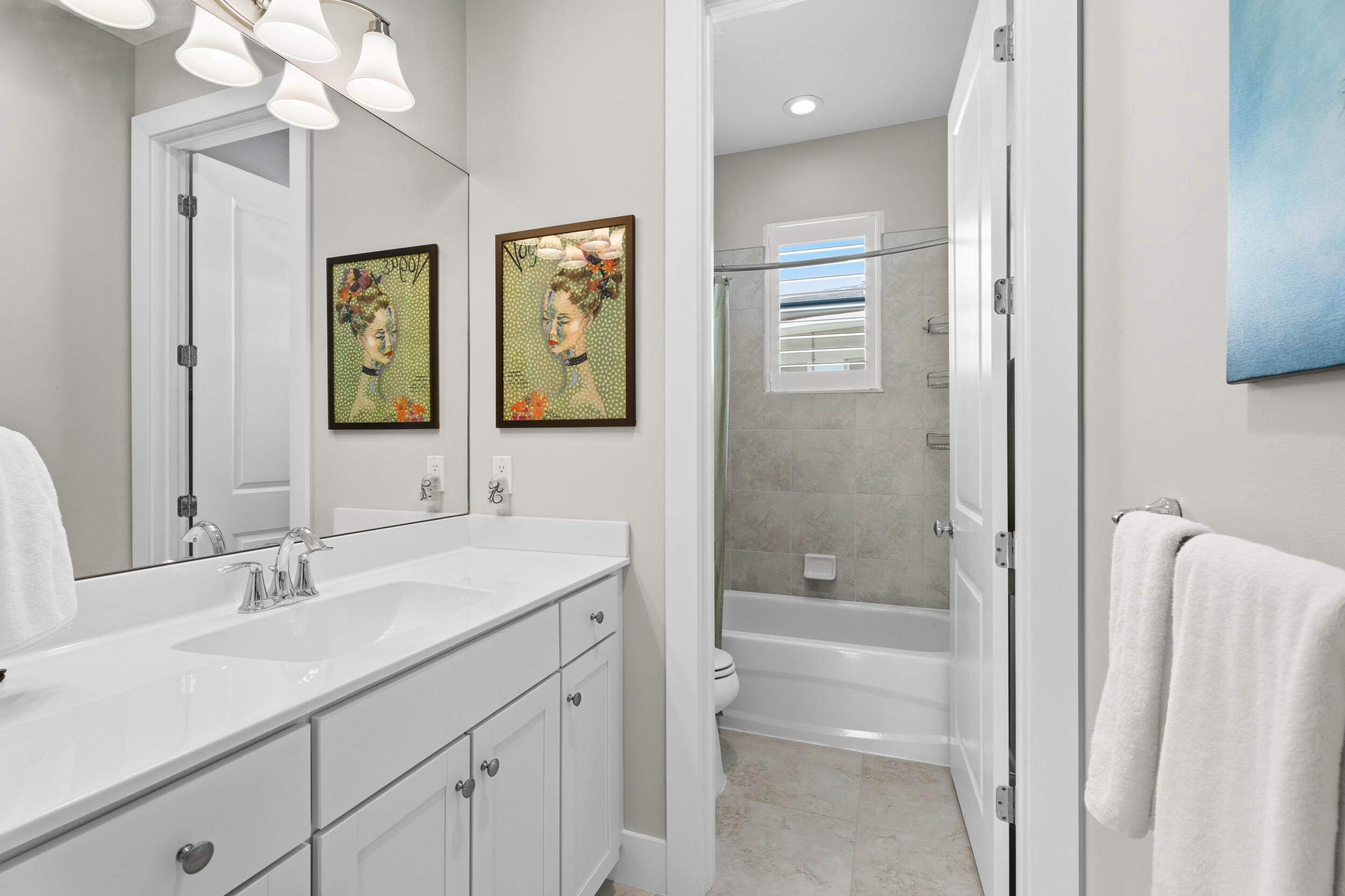 2093 Dickens Terrace